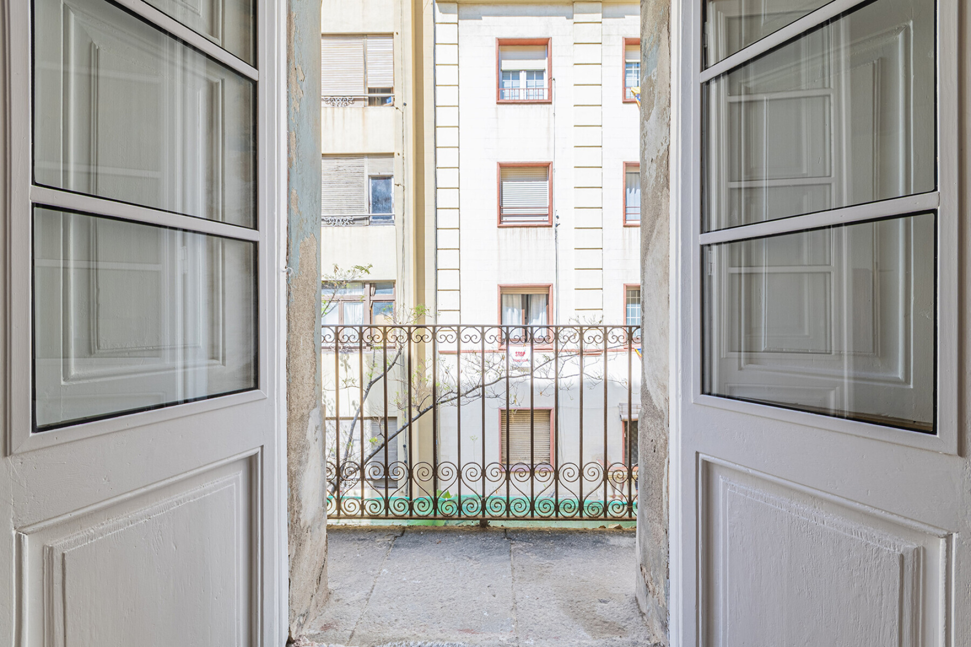  Brand new renovated apartment with terrace and designer furniture - 物件實景