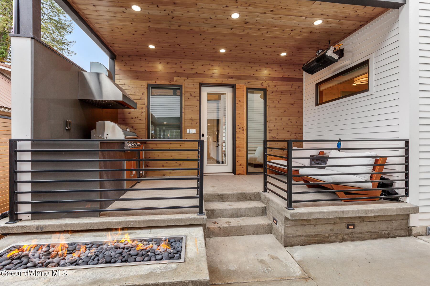 Coeur d'Alene, Idaho, 83814, United States, 4 Bedrooms Bedrooms, ,1 BathroomBathrooms,Residential,For Sale,1975946