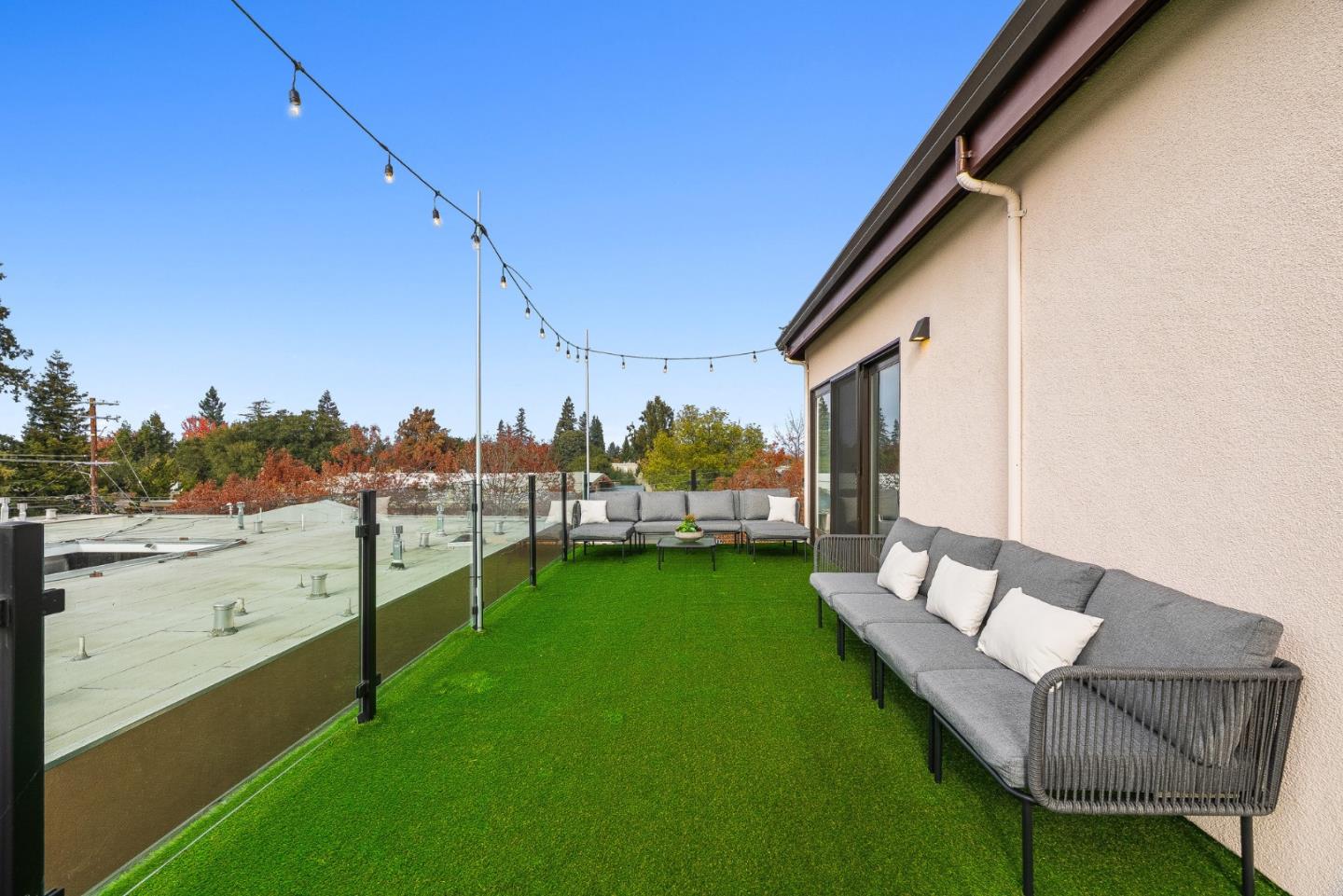 Redwood City, California, 94061, United States, 2 Bedrooms Bedrooms, ,3 BathroomsBathrooms,Residential,For Sale,2000792