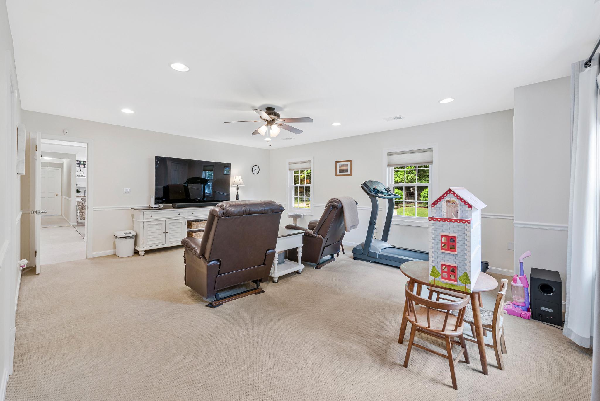 Bowie, Maryland, 20716, United States, 4 Bedrooms Bedrooms, ,2 BathroomsBathrooms,Residential,For Sale,2048193