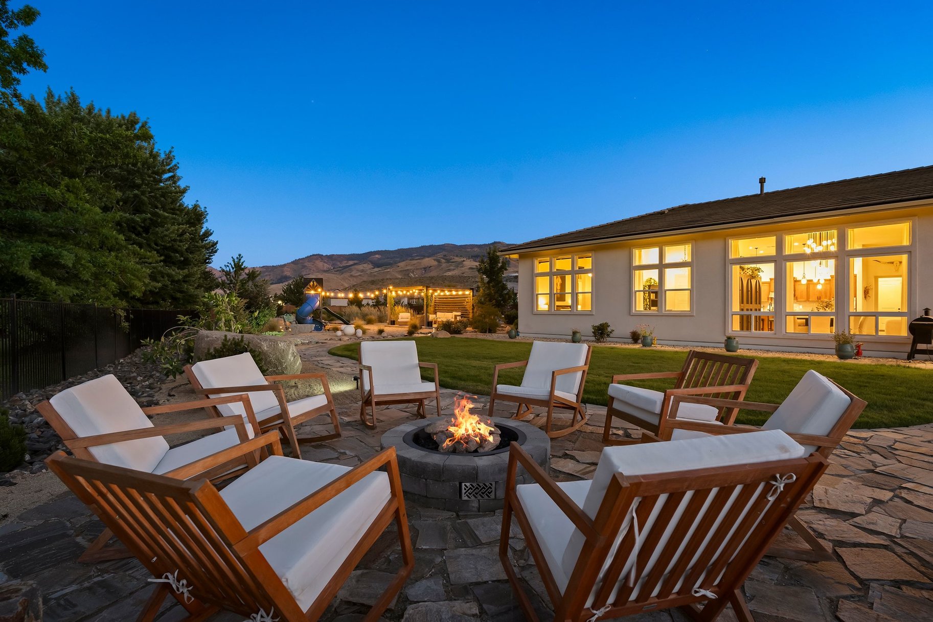  Private Luxury Retreat in Verdi with Custom Designer Finishes & Peavine Views - 物件實景