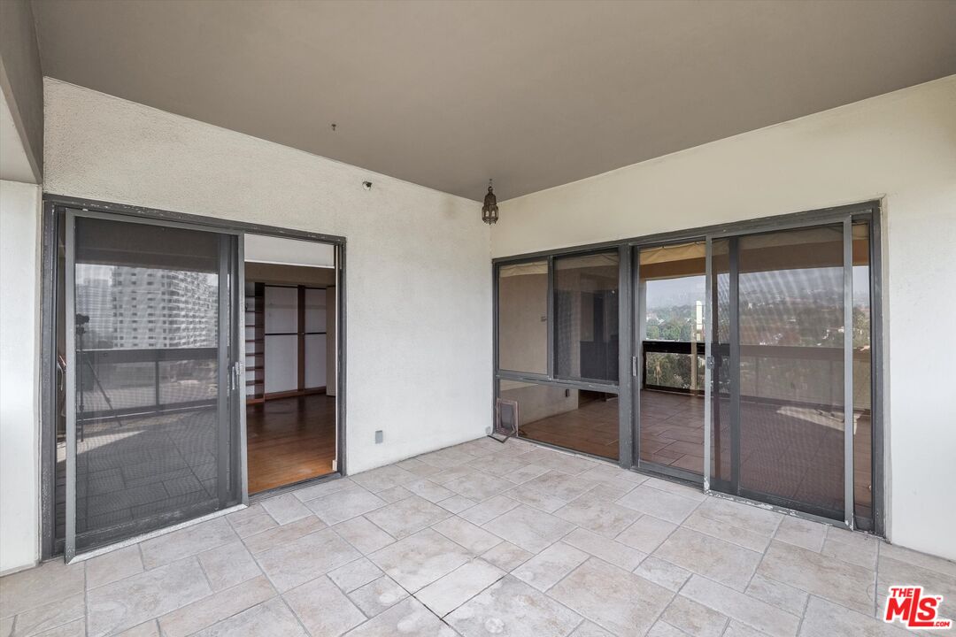 Los Angeles, California, 90024, United States, 2 Bedrooms Bedrooms, ,1 BathroomBathrooms,Residential,For Sale,1998471