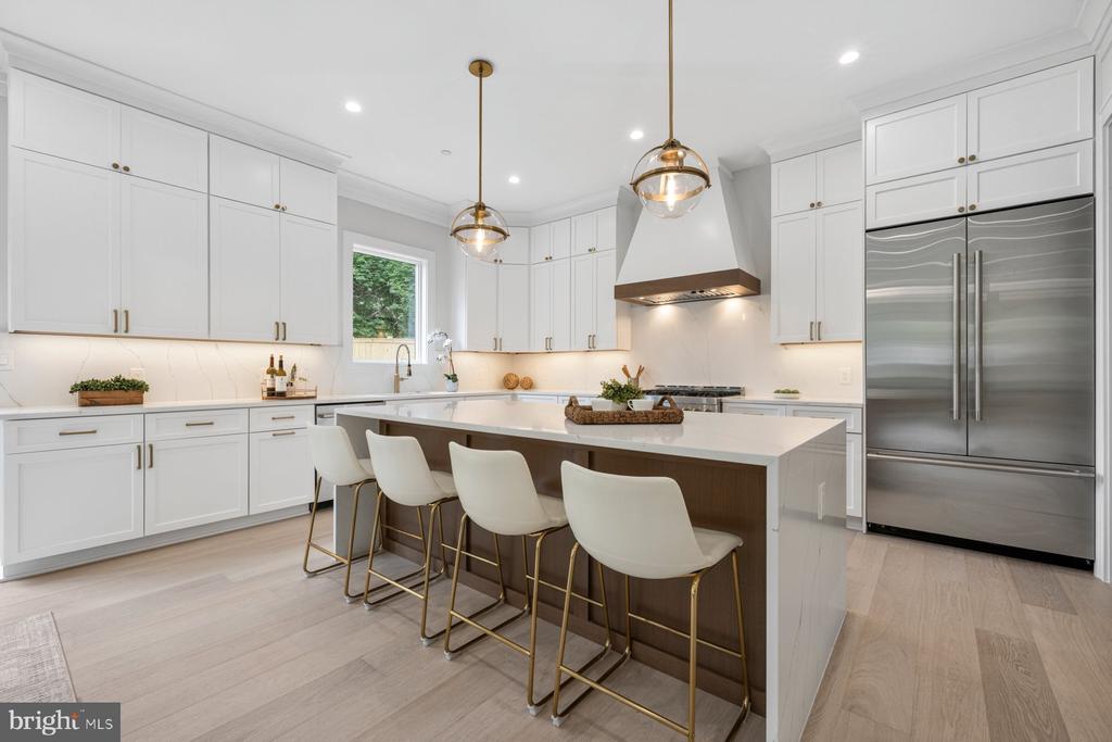 Kensington, Maryland, 20895, United States, 5 Bedrooms Bedrooms, ,5 BathroomsBathrooms,Residential,For Sale,2048532