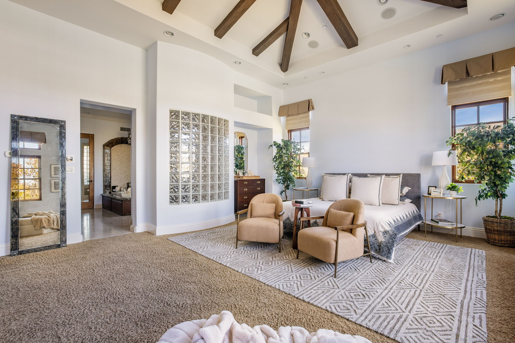  710   Rancho Dos Vientos Dr - 物件實景