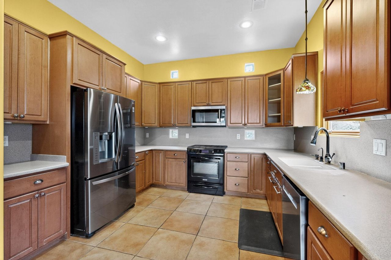 Edgewood, New Mexico, 87015, United States, 3 Bedrooms Bedrooms, ,4 BathroomsBathrooms,Residential,For Sale,1906900