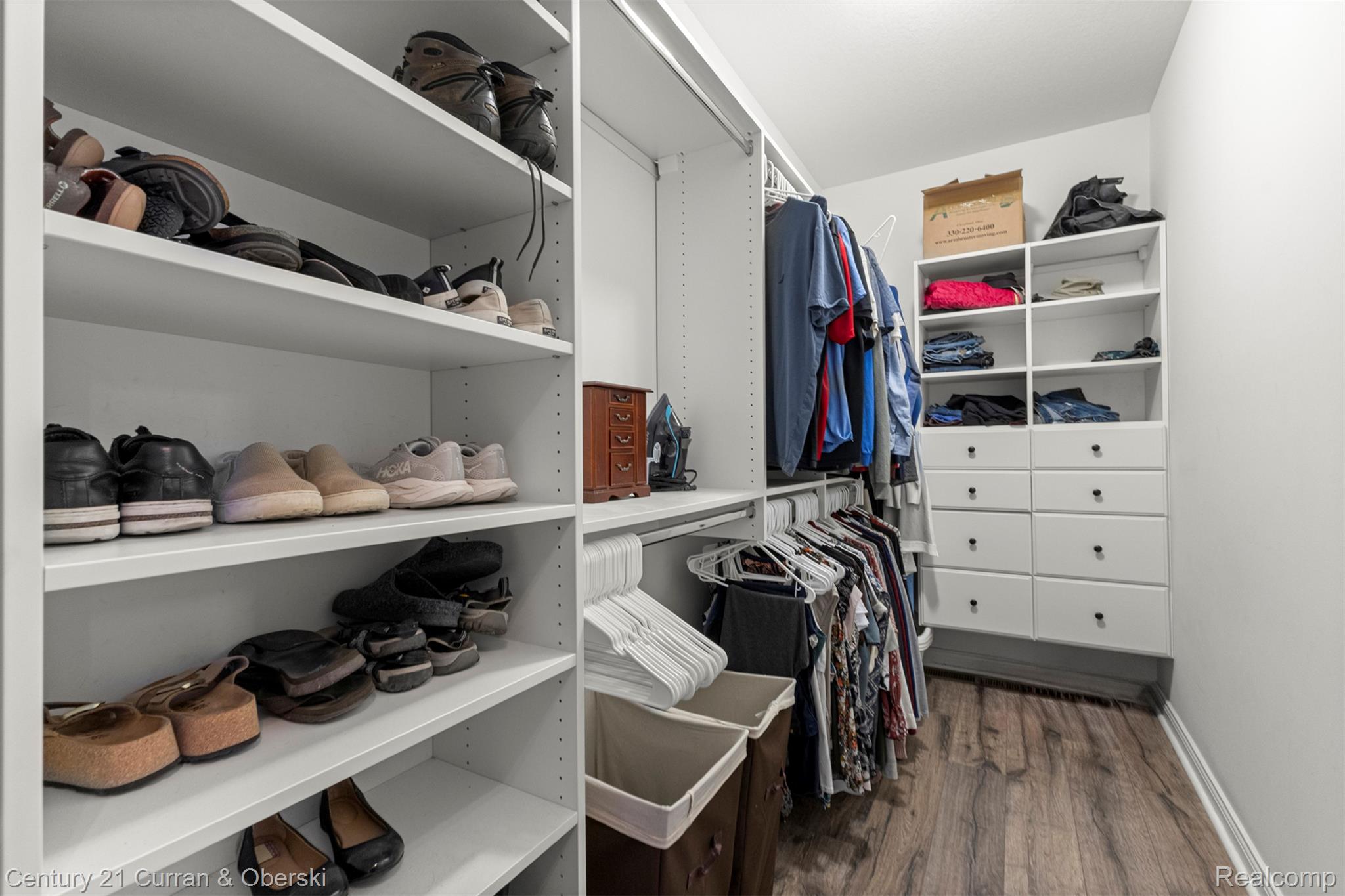 Monroe, Michigan, 48161, United States, 4 Bedrooms Bedrooms, ,3 BathroomsBathrooms,Residential,For Sale,2009653