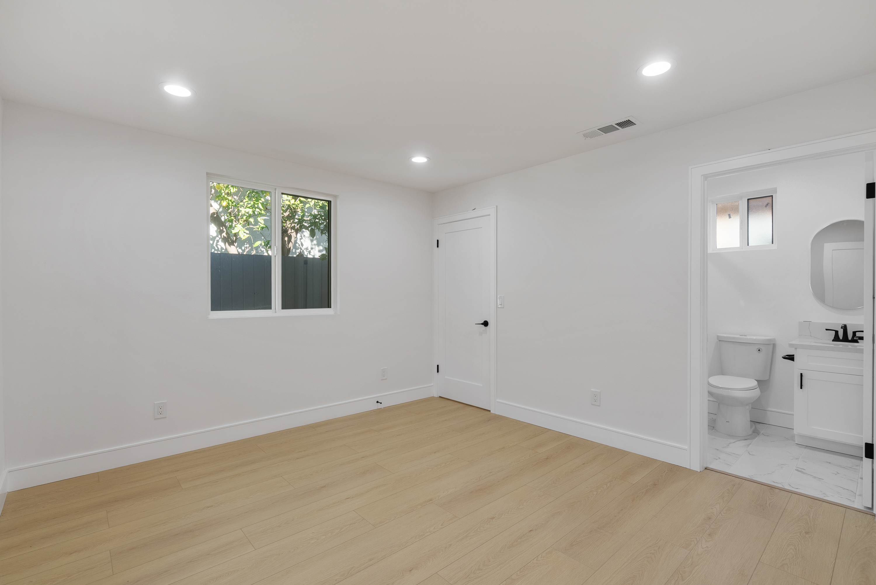  2706  S Cochran Ave - 物件實景