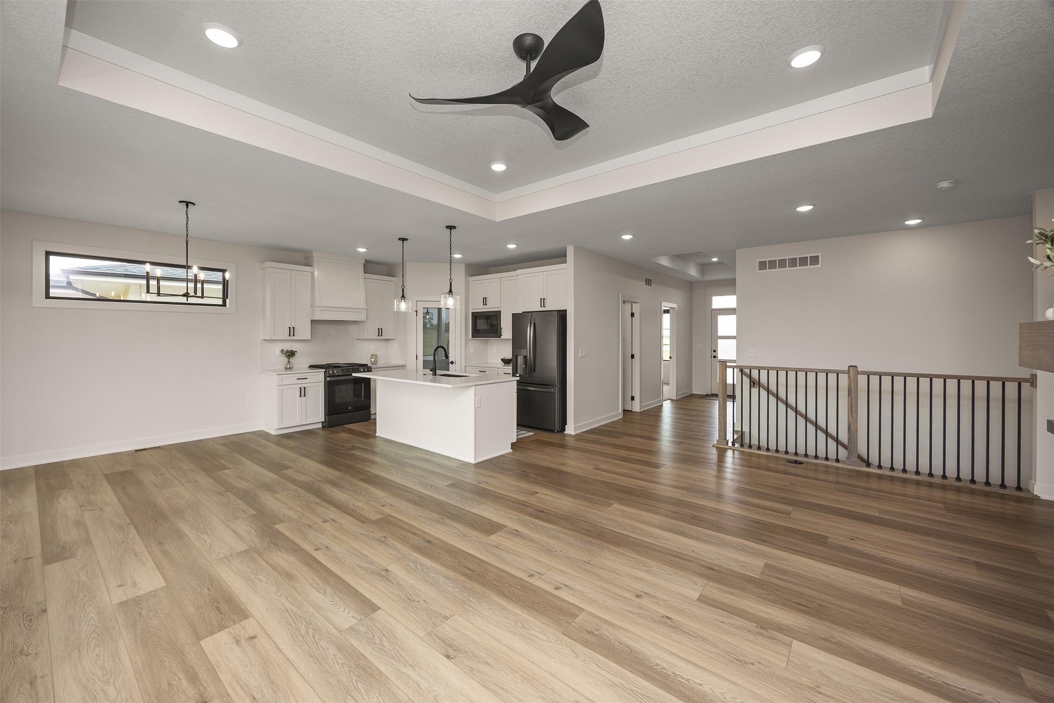 Urbandale, Iowa, 50323, United States, 4 Bedrooms Bedrooms, ,3 BathroomsBathrooms,Residential,For Sale,1975172