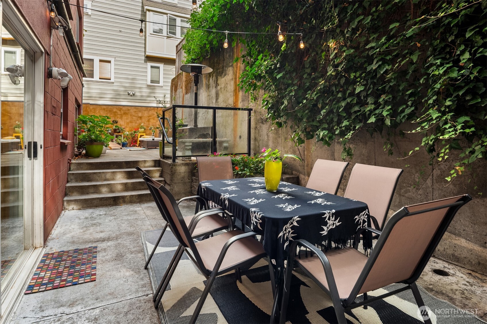 Seattle, Washington, 98102, United States, 2 Bedrooms Bedrooms, ,2 BathroomsBathrooms,Residential,For Sale,2001623