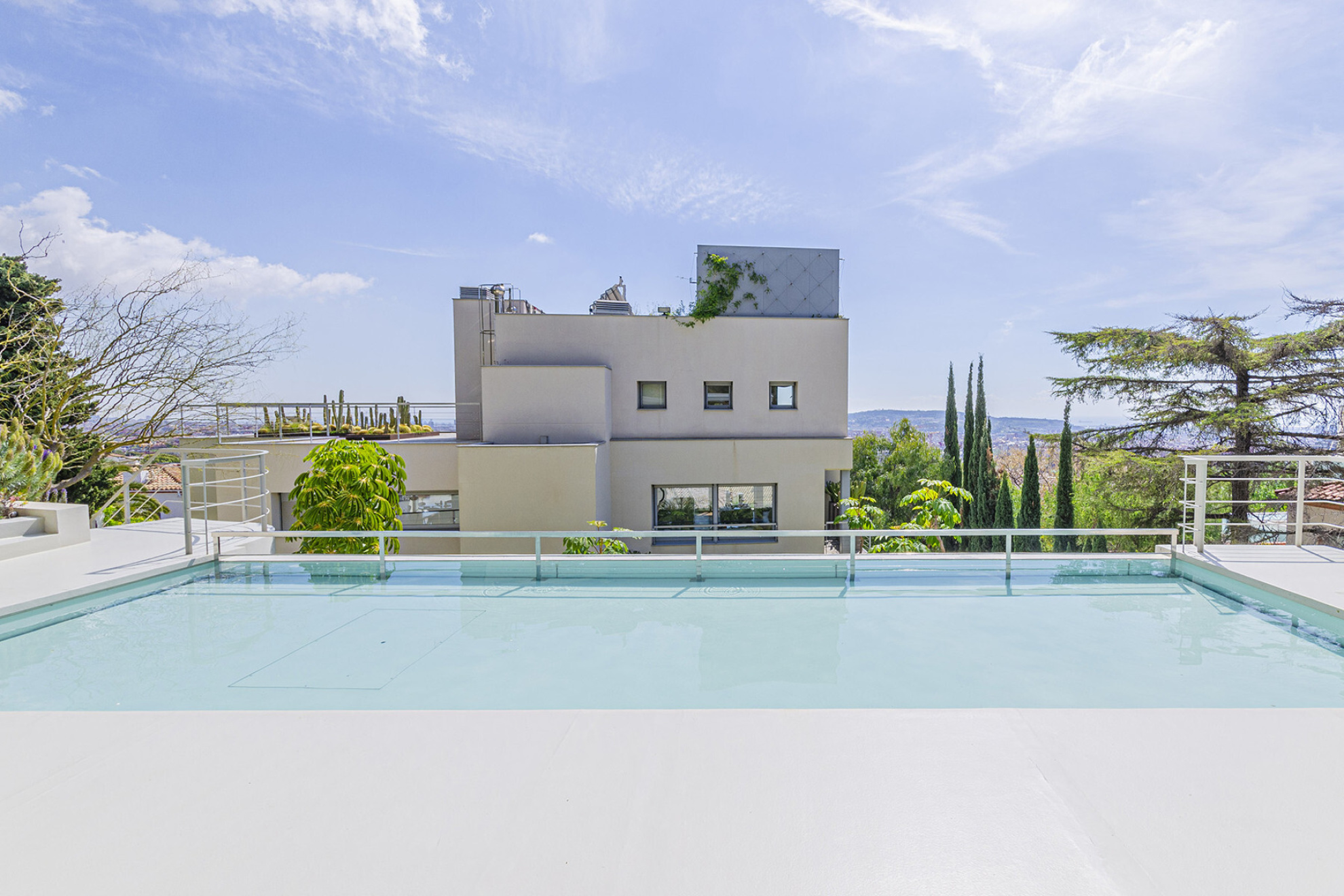  Property with breathtaking views surrounded by tropical garden - 物件實景