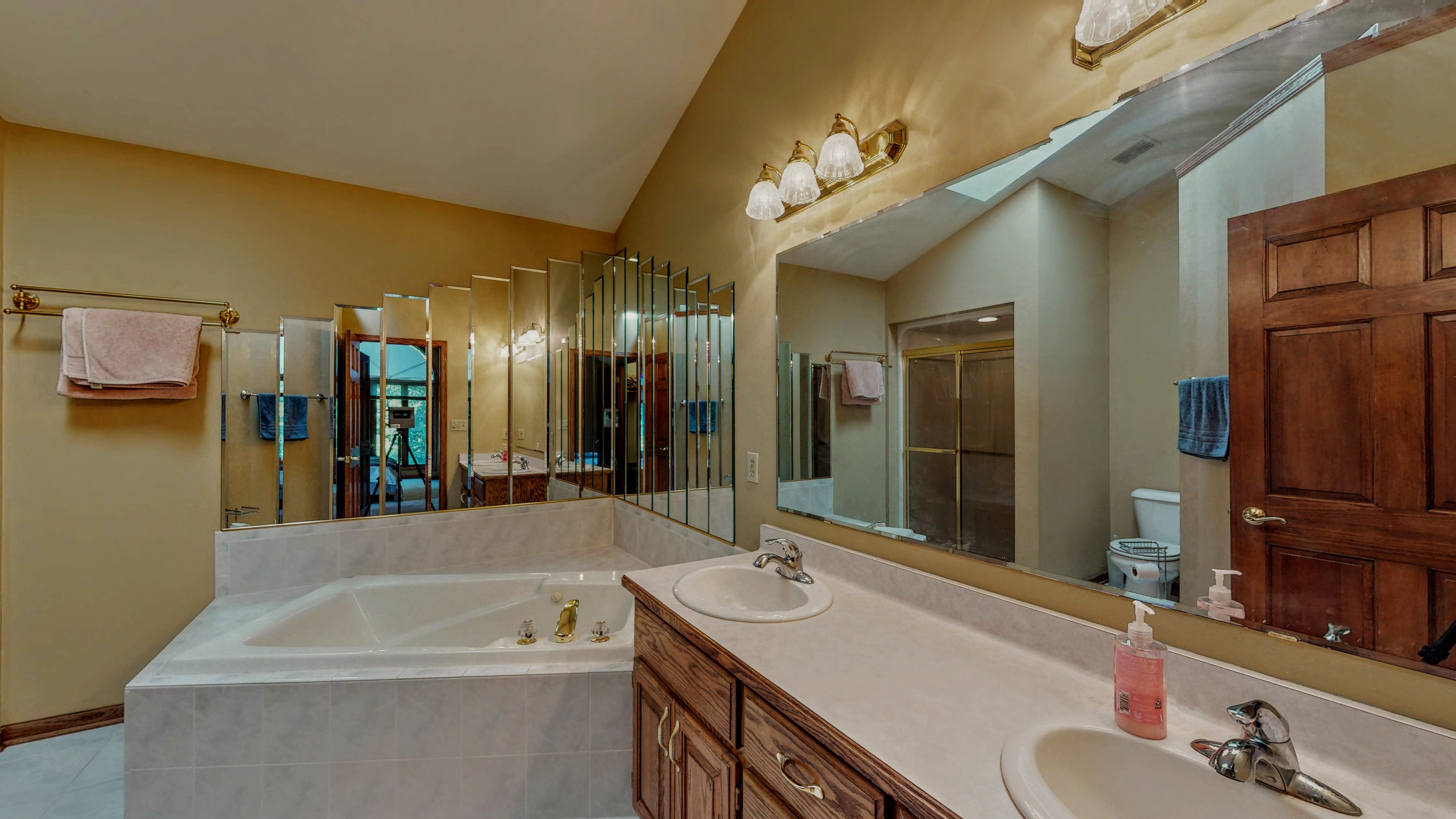 Milton, Wisconsin, 53563, United States, 4 Bedrooms Bedrooms, ,4 BathroomsBathrooms,Residential,For Sale,1905795