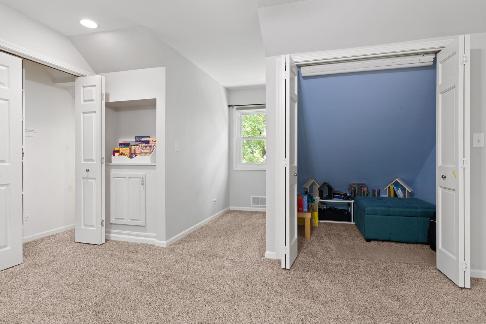 Barrington Hills, Illinois, 60010, United States, 5 Bedrooms Bedrooms, ,5 BathroomsBathrooms,Residential,For Sale,1938528