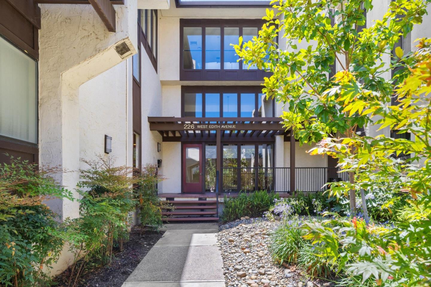 Los Altos, California, 94022, United States, 2 Bedrooms Bedrooms, ,2 BathroomsBathrooms,Residential,For Sale,1902486
