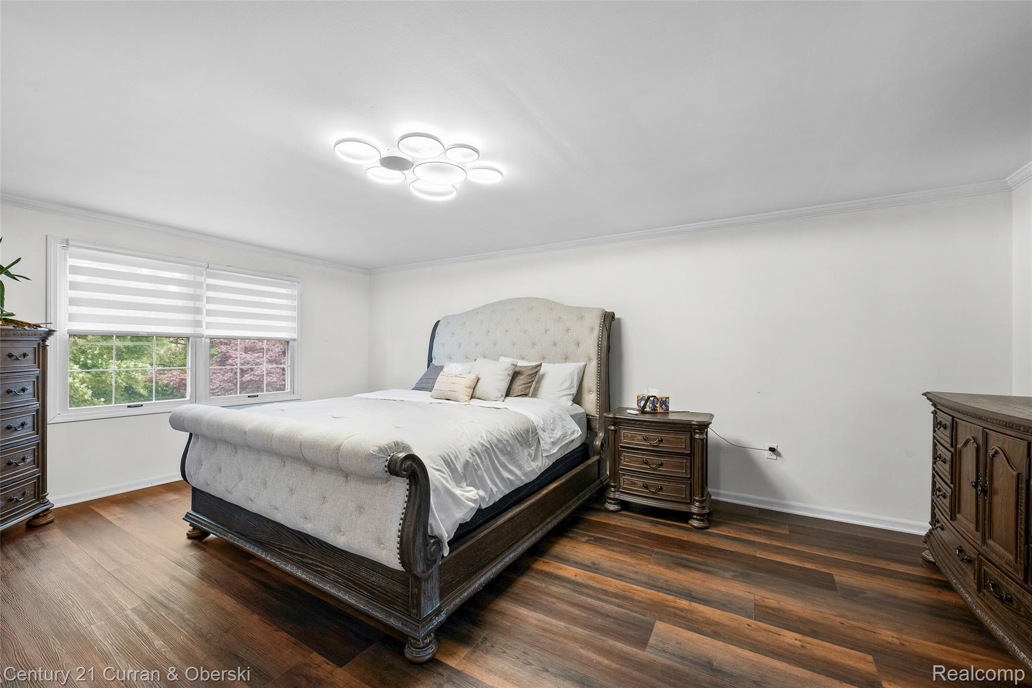 Farmington Hills, Michigan, 48331, United States, 4 Bedrooms Bedrooms, ,3 BathroomsBathrooms,Residential,For Sale,1976477