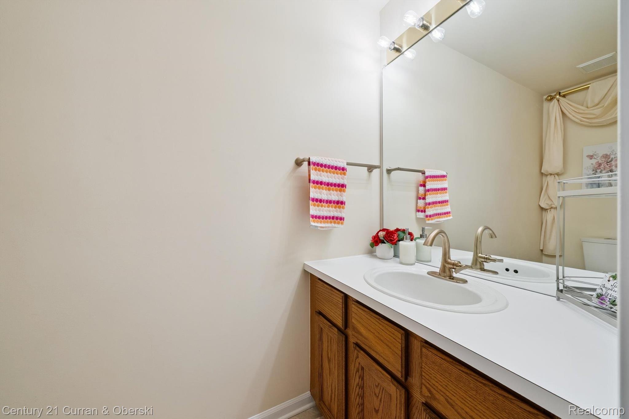 Canton Charter Township, Michigan, 48187, United States, 4 Bedrooms Bedrooms, ,3 BathroomsBathrooms,Residential,For Sale,1977619