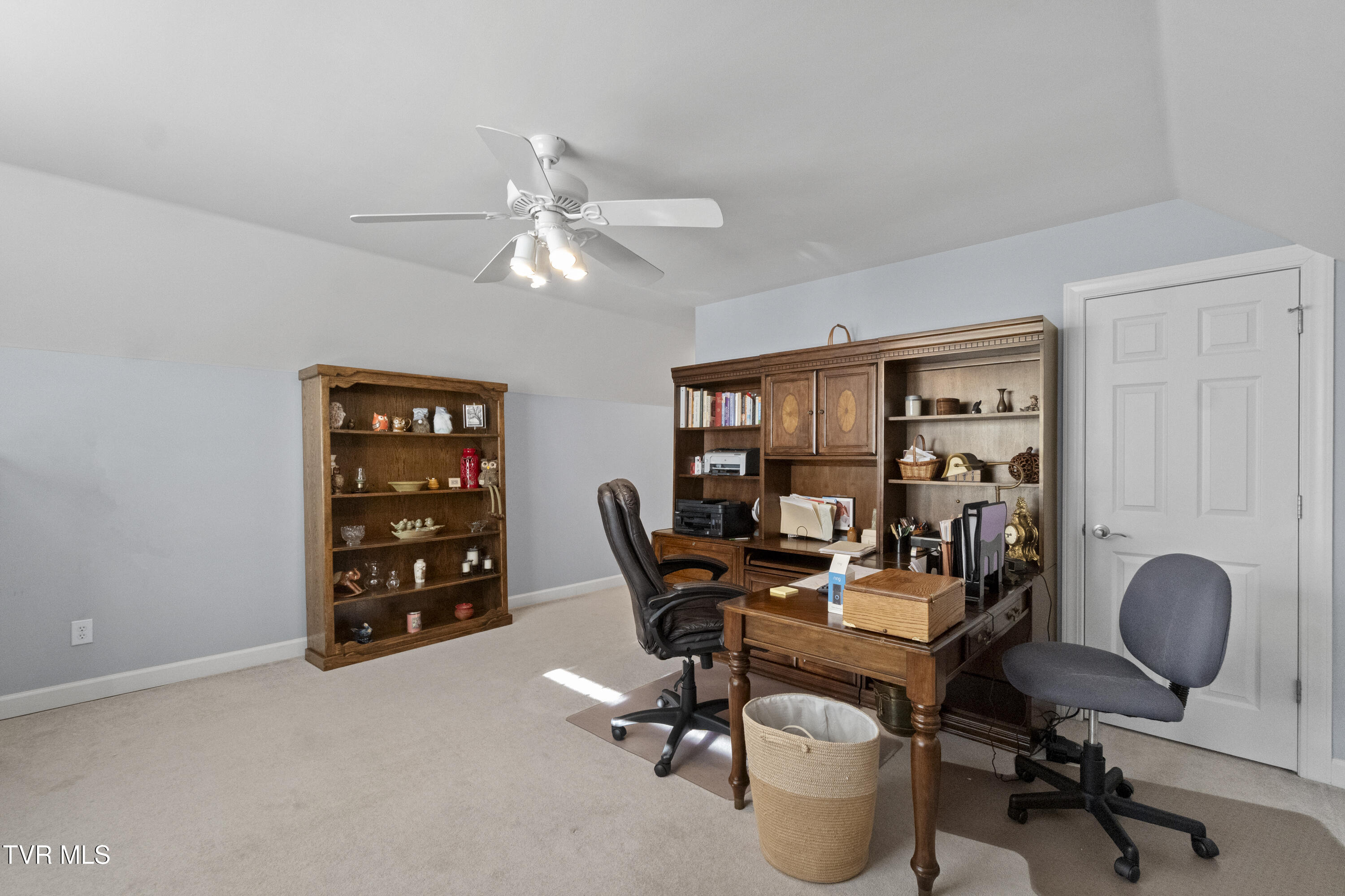 Greeneville, Tennessee, 37745, United States, 5 Bedrooms Bedrooms, ,5 BathroomsBathrooms,Residential,For Sale,2012581