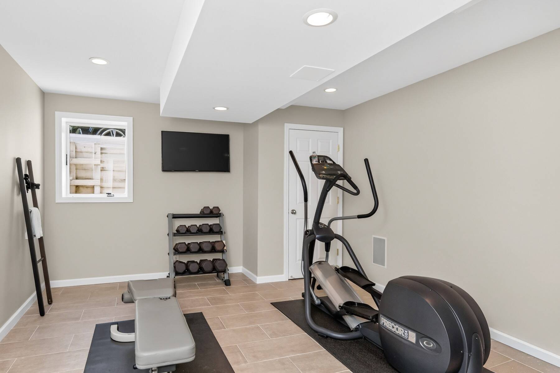  16 DIAMON CT - 物件實景