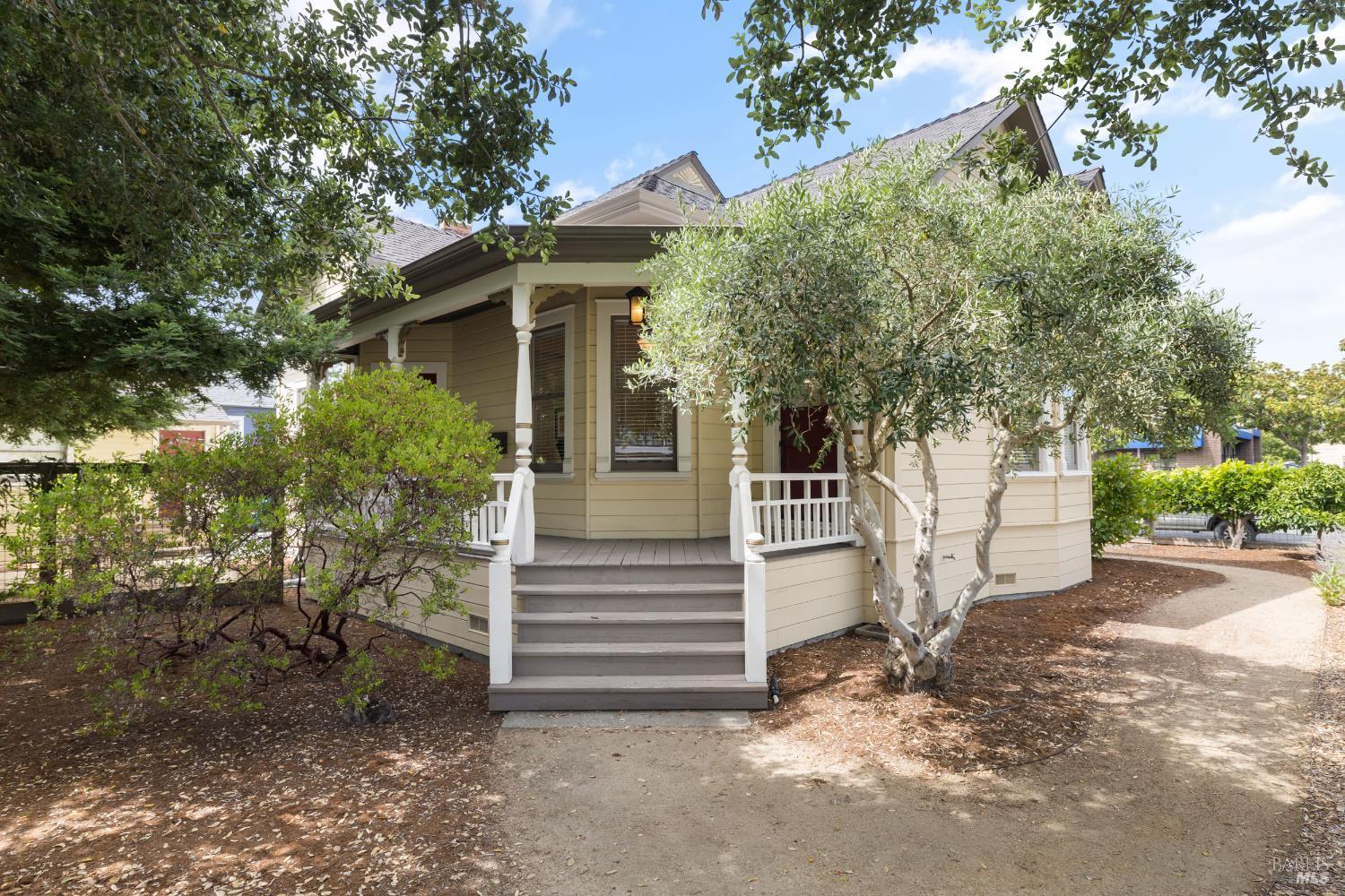 Petaluma, California, 94952, United States, 2 Bedrooms Bedrooms, ,1 BathroomBathrooms,Residential,For Sale,1921349