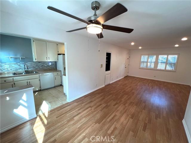 Los Angeles, California, 90016, United States, 2 Bedrooms Bedrooms, ,2 BathroomsBathrooms,Residential,For Sale,1980919