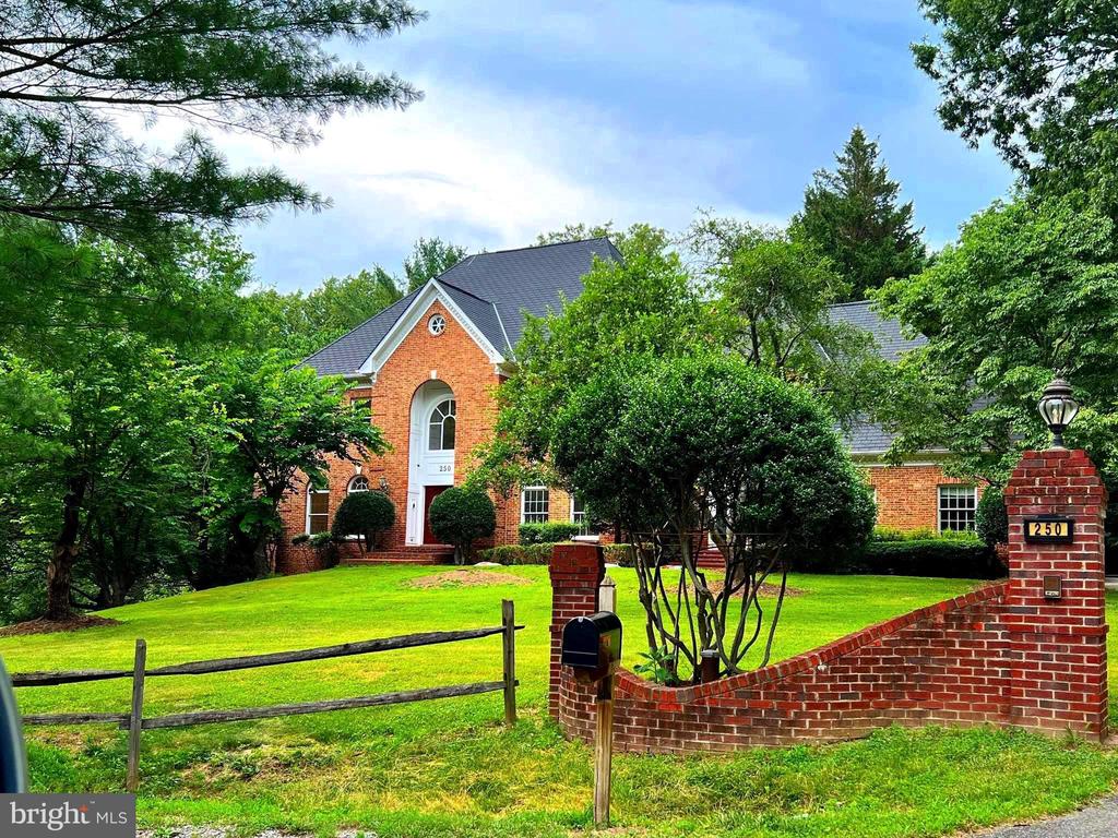 Great Falls, Virginia, 22066, United States, 5 Bedrooms Bedrooms, ,5 BathroomsBathrooms,Residential,For Sale,1900616