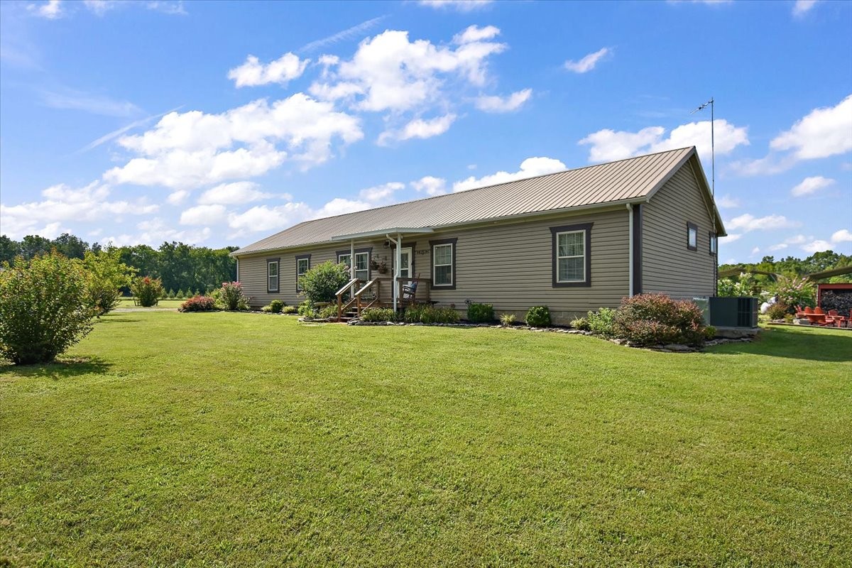 Readyville, Tennessee, 37149, United States, 3 Bedrooms Bedrooms, ,2 BathroomsBathrooms,Residential,For Sale,1903533