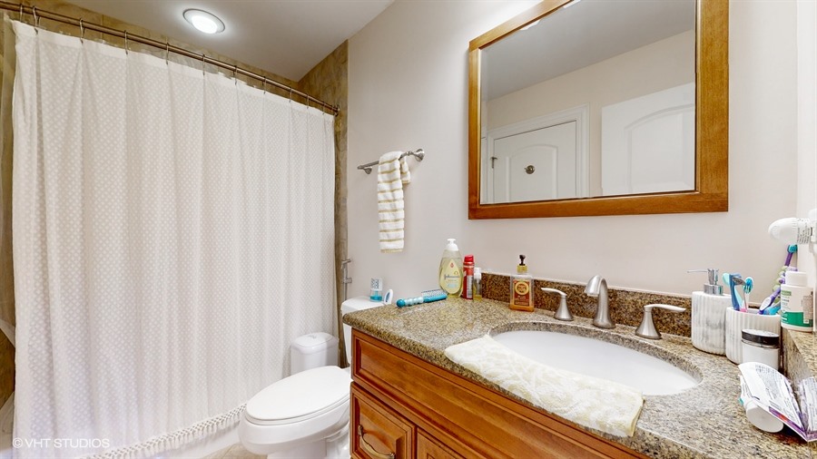 Lakewood, Illinois, 60014, United States, 5 Bedrooms Bedrooms, ,5 BathroomsBathrooms,Residential,For Sale,1980516