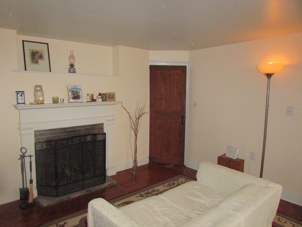 Attleboro, Massachusetts, 02703, United States, 5 Bedrooms Bedrooms, ,2 BathroomsBathrooms,Residential,For Sale,1983996