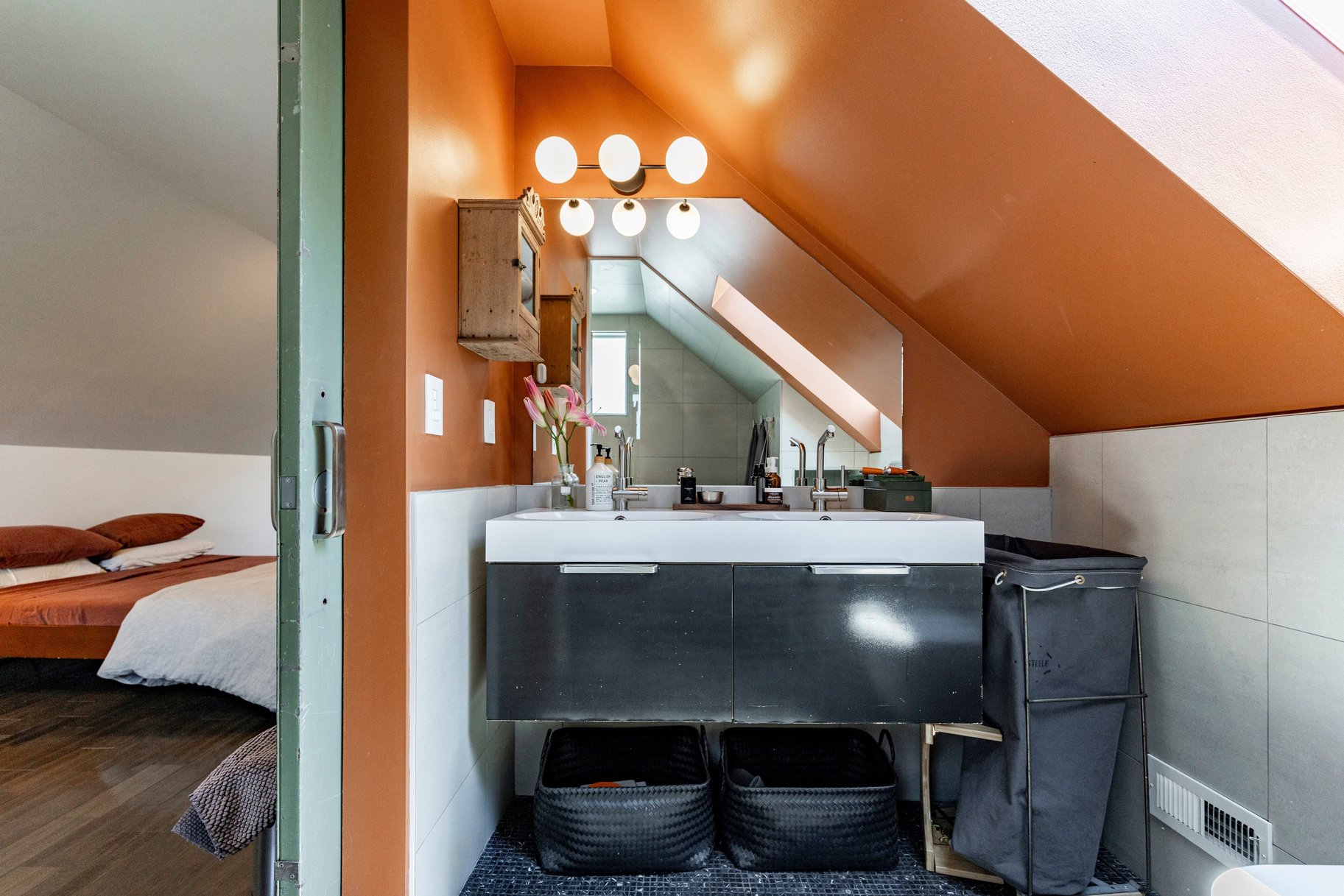  Spacious Millcreek Bungalow with Expansive Backyard & 2-Car Garage - 物件實景