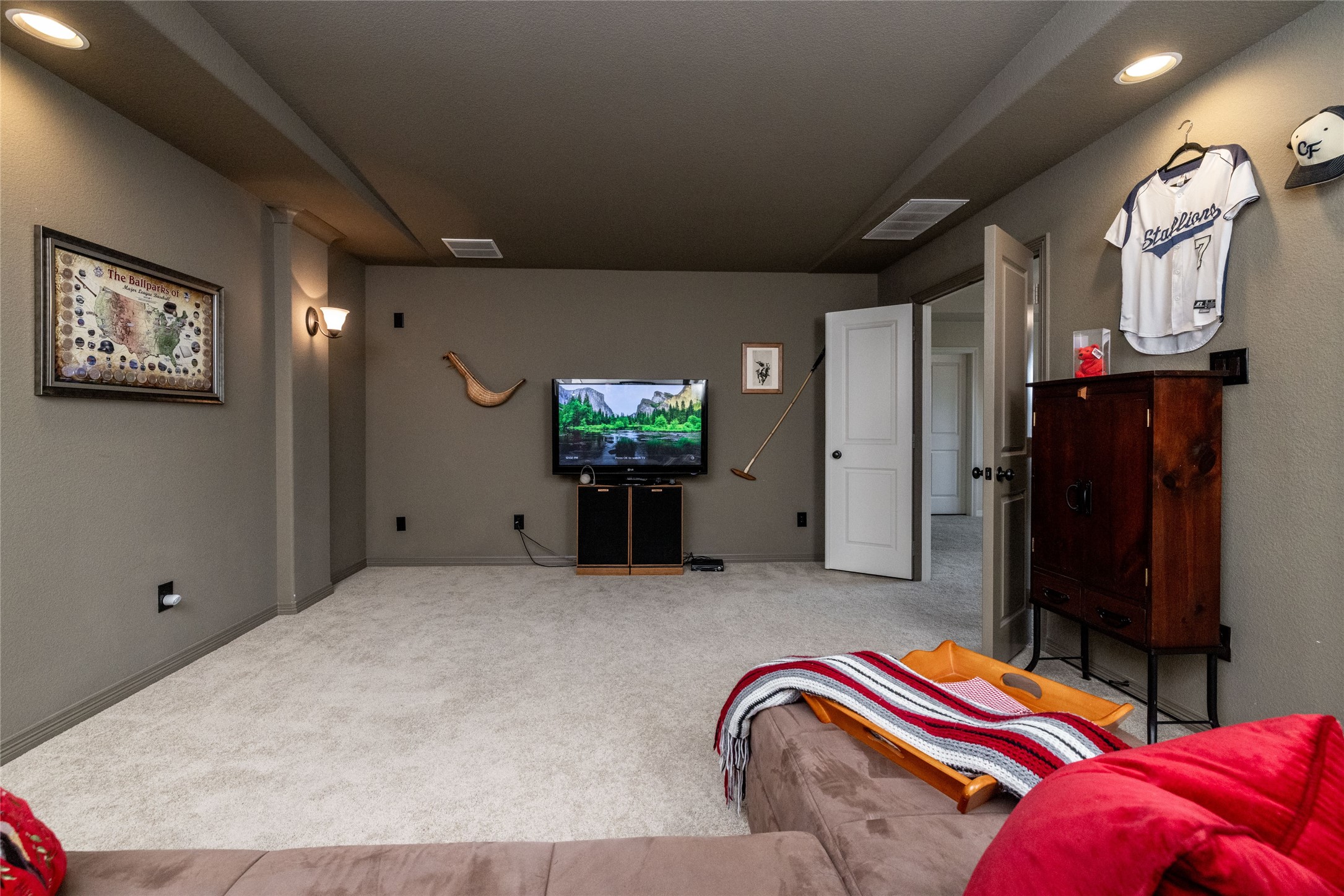 Roanoke, Texas, 76262, United States, 4 Bedrooms Bedrooms, ,5 BathroomsBathrooms,Residential,For Sale,1827754