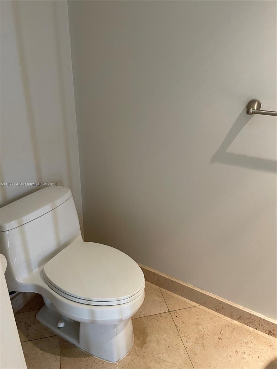 Miami, Florida, 33131, United States, 2 Bedrooms Bedrooms, ,3 BathroomsBathrooms,Residential,For Sale,1942203