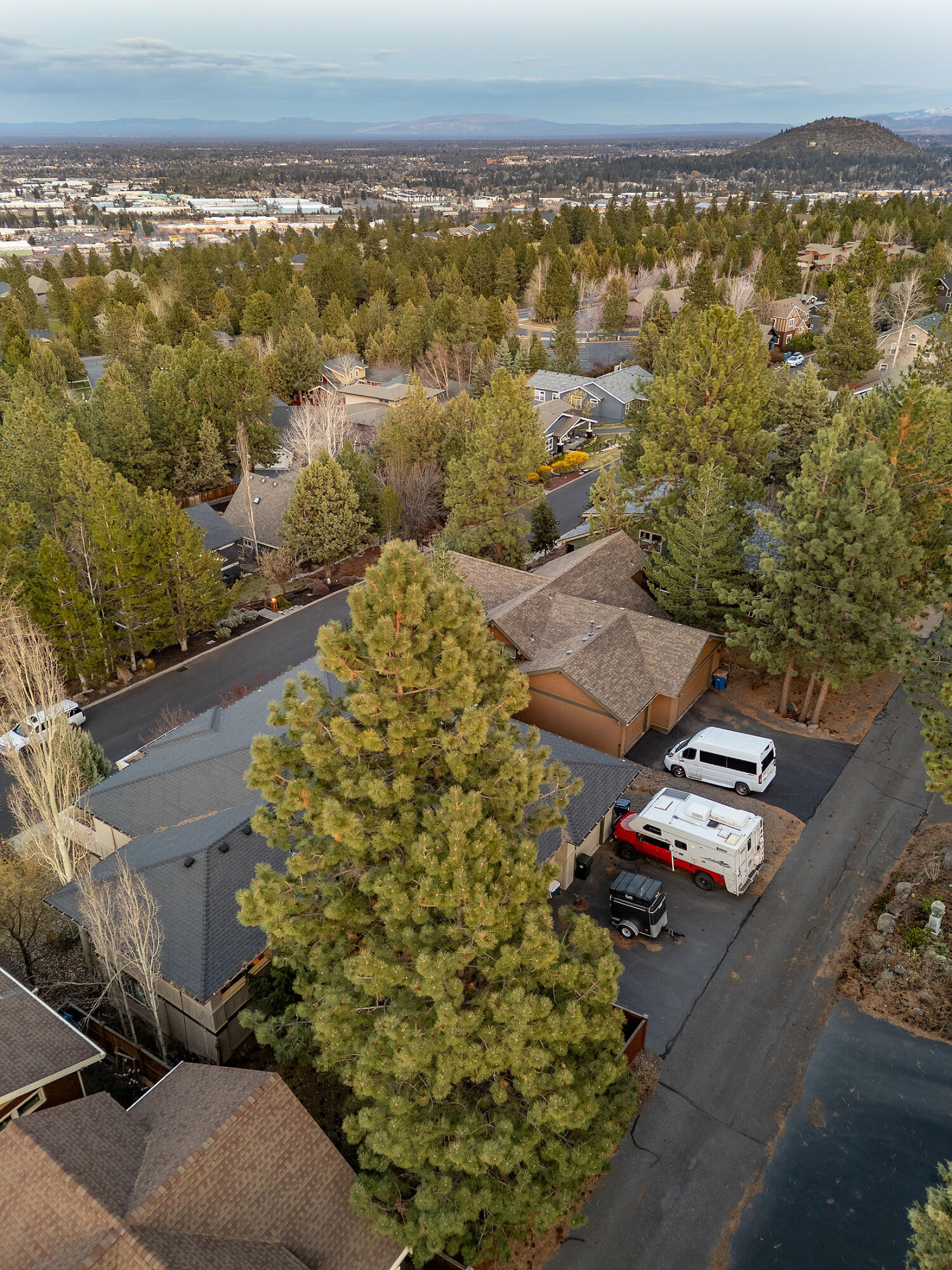 Bend, Oregon, 97703, United States, 4 Bedrooms Bedrooms, ,3 BathroomsBathrooms,Residential,For Sale,1805310