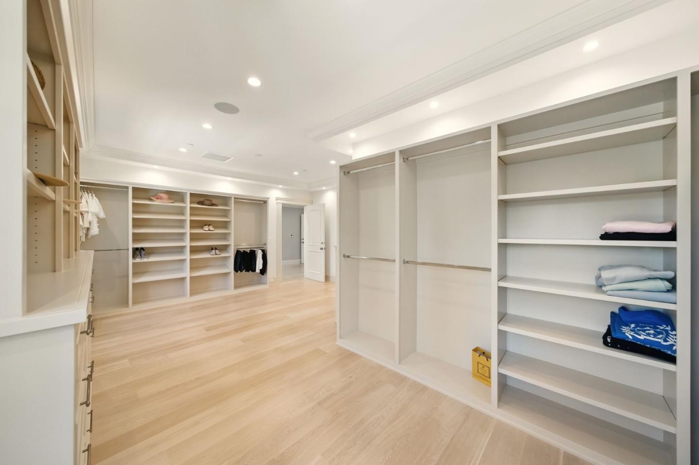 San Mateo, California, 94402, United States, 4 Bedrooms Bedrooms, ,6 BathroomsBathrooms,Residential,For Sale,1836989
