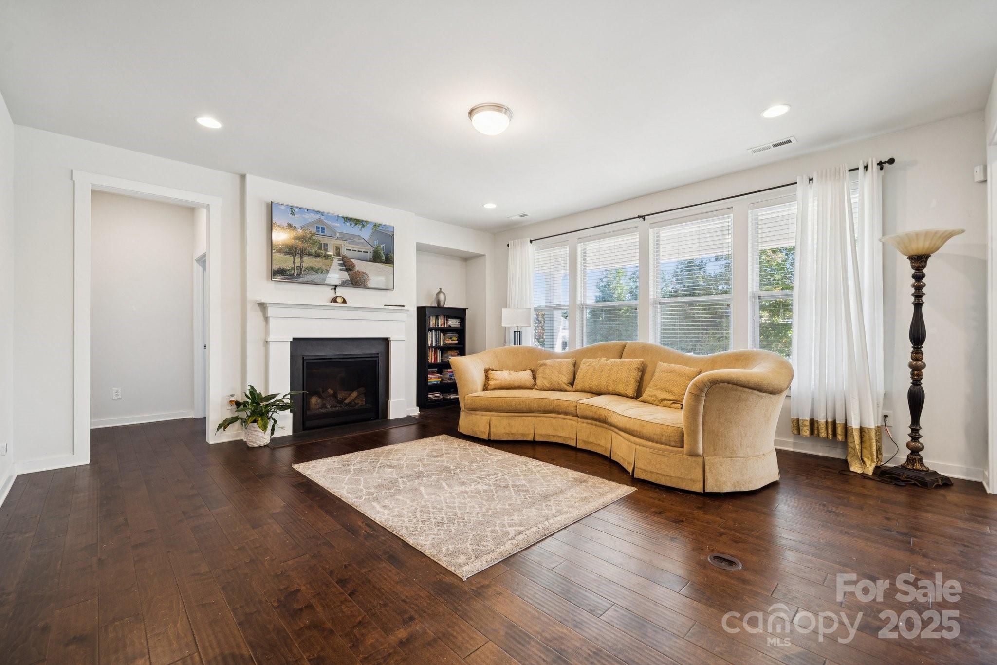 Clover, South Carolina, 29710, United States, 3 Bedrooms Bedrooms, ,2 BathroomsBathrooms,Residential,For Sale,1965516