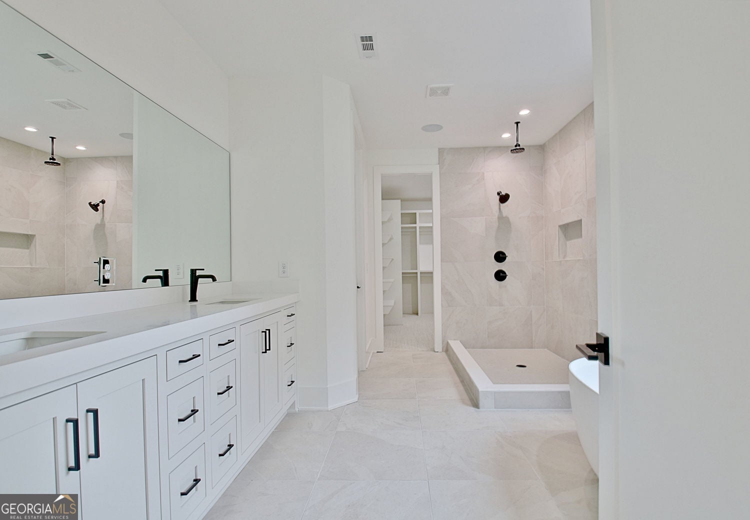 Tyrone, Georgia, 30290, United States, 6 Bedrooms Bedrooms, ,6 BathroomsBathrooms,Residential,For Sale,1859039