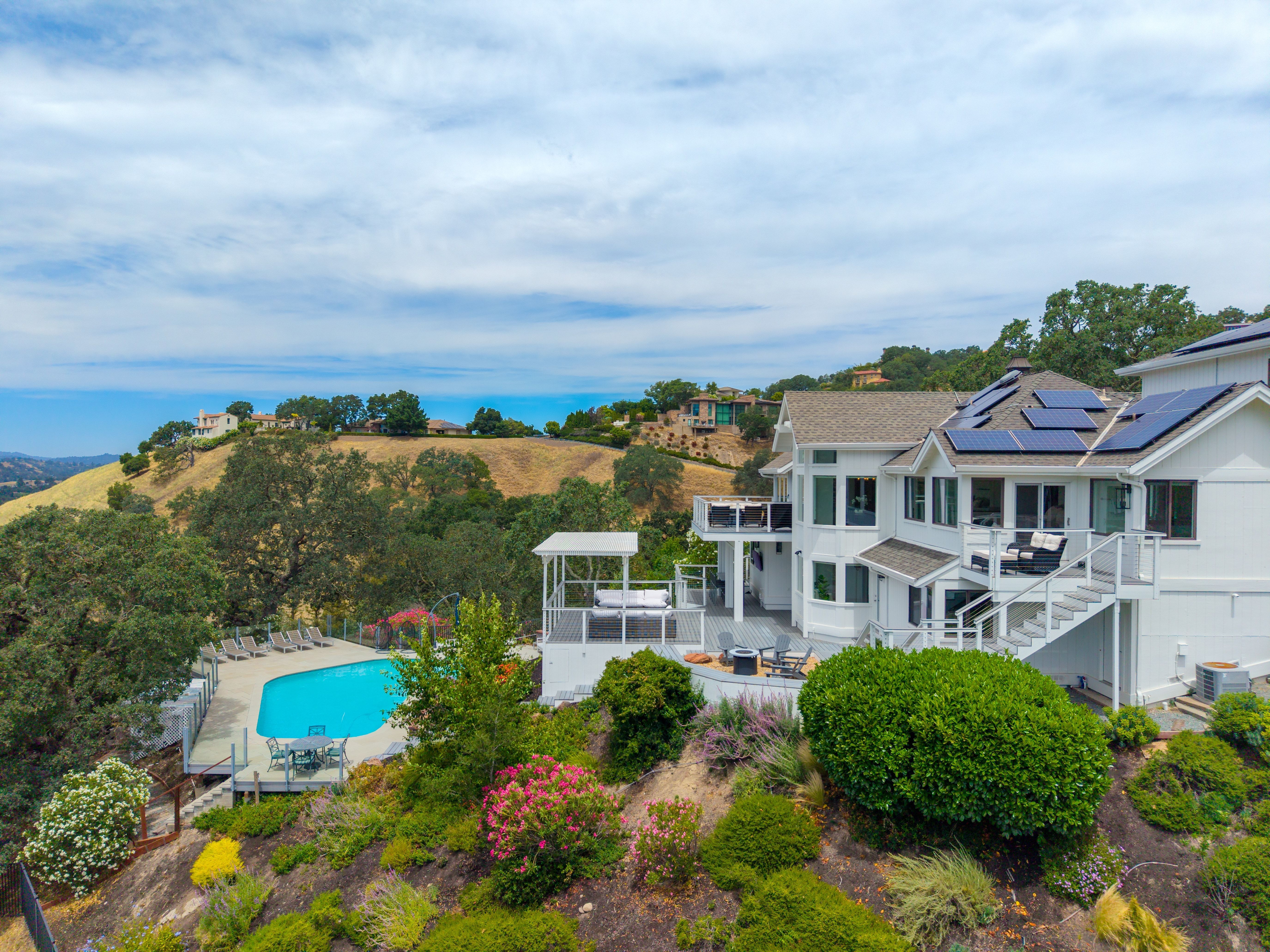  Sweeping Fairway Views Meet Rare Outdoor Living - 物件實景