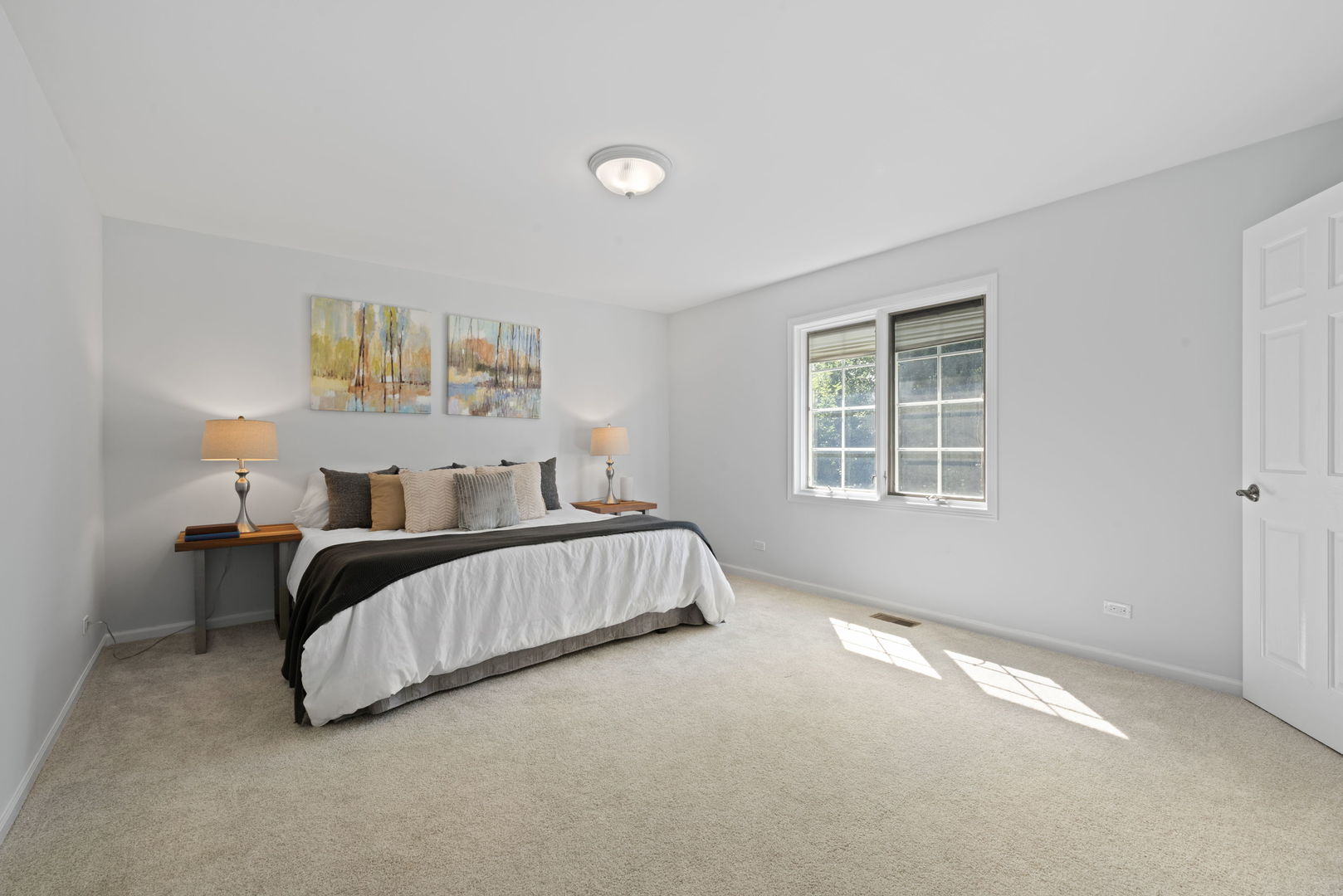 Oak Brook, Illinois, 60523, United States, 7 Bedrooms Bedrooms, ,5 BathroomsBathrooms,Residential,For Sale,1990925