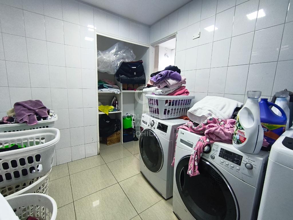 Las Condes, Chile, 5 Bedrooms Bedrooms, ,4 BathroomsBathrooms,Residential,For Sale,1821022