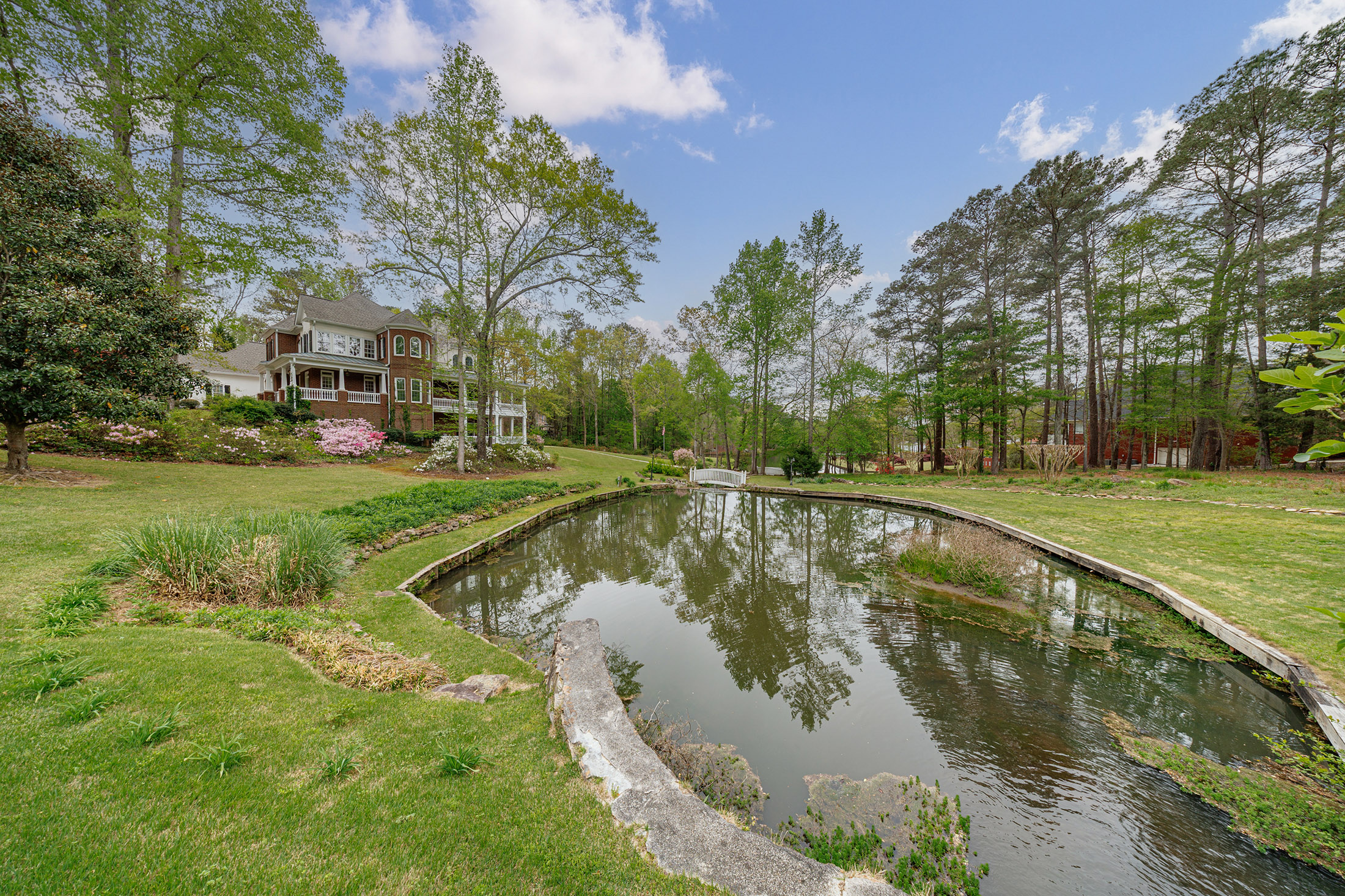  A Rare Opportunity to Own a Developer-Designed Lakefront Estate - 物件實景