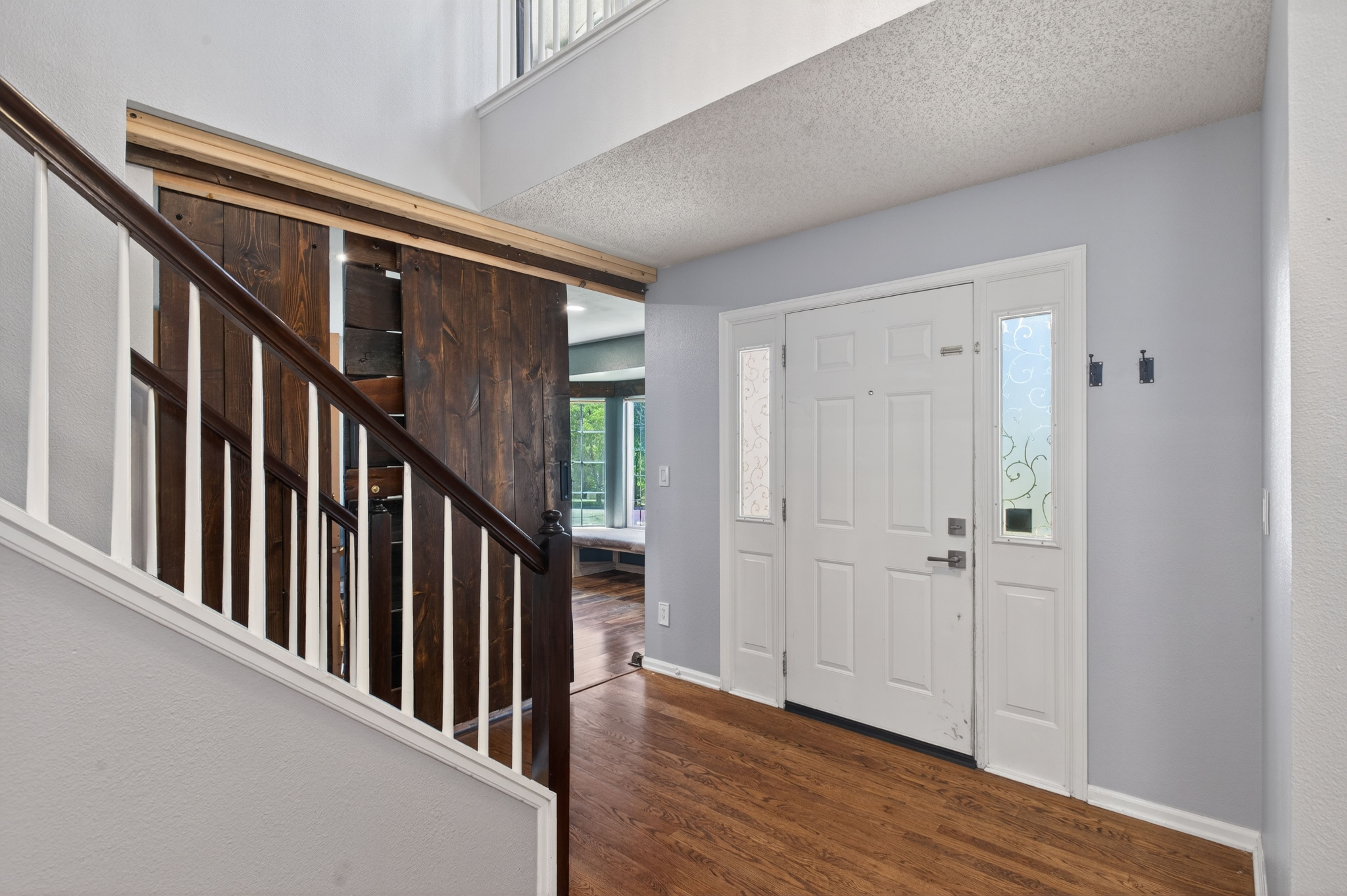  Situated on a Desirable Corner Lot in Hidden River - 物件實景