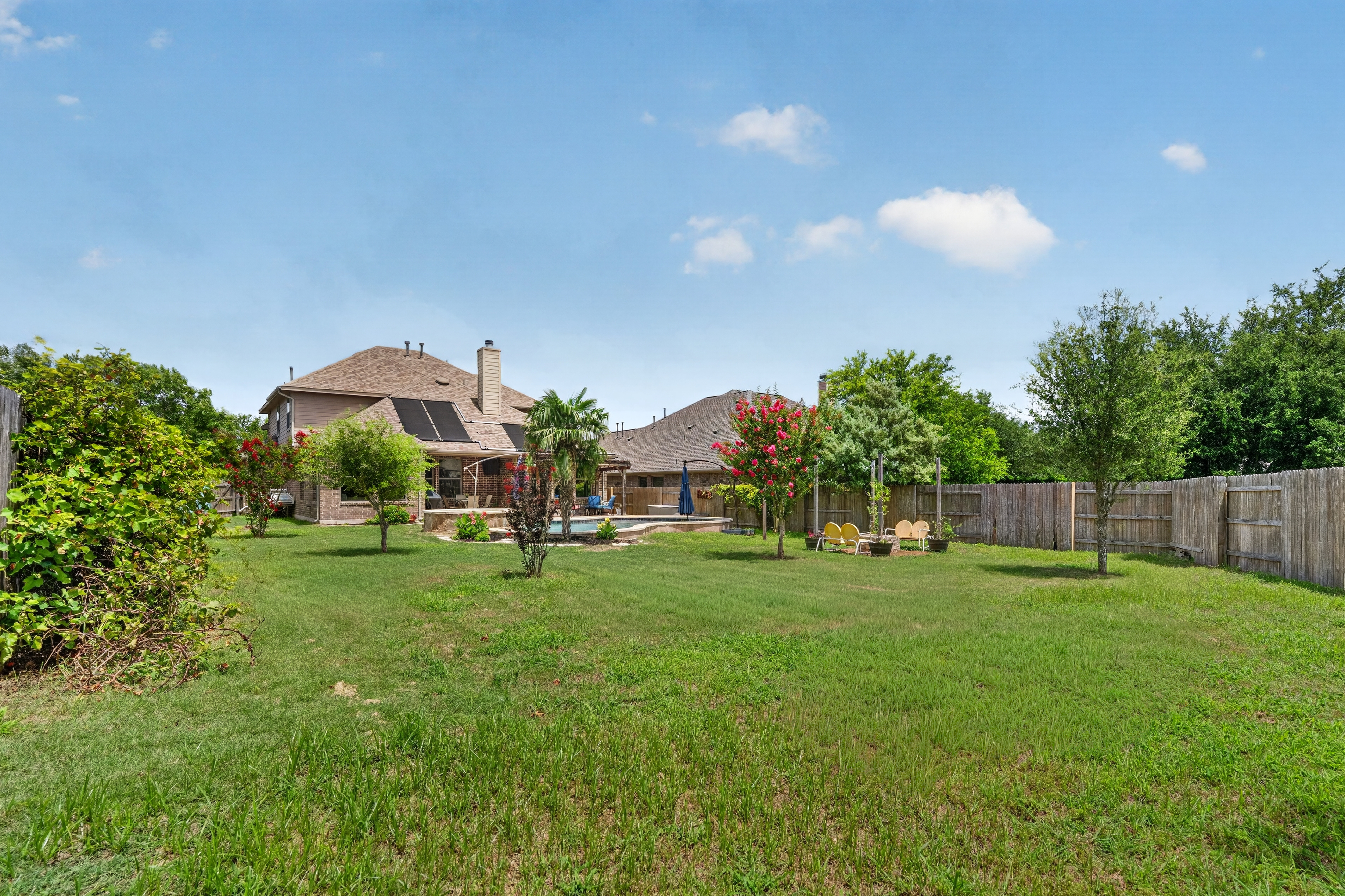  Masterfully Crafted Home in Belterra with Backyard Oasis - 物件實景