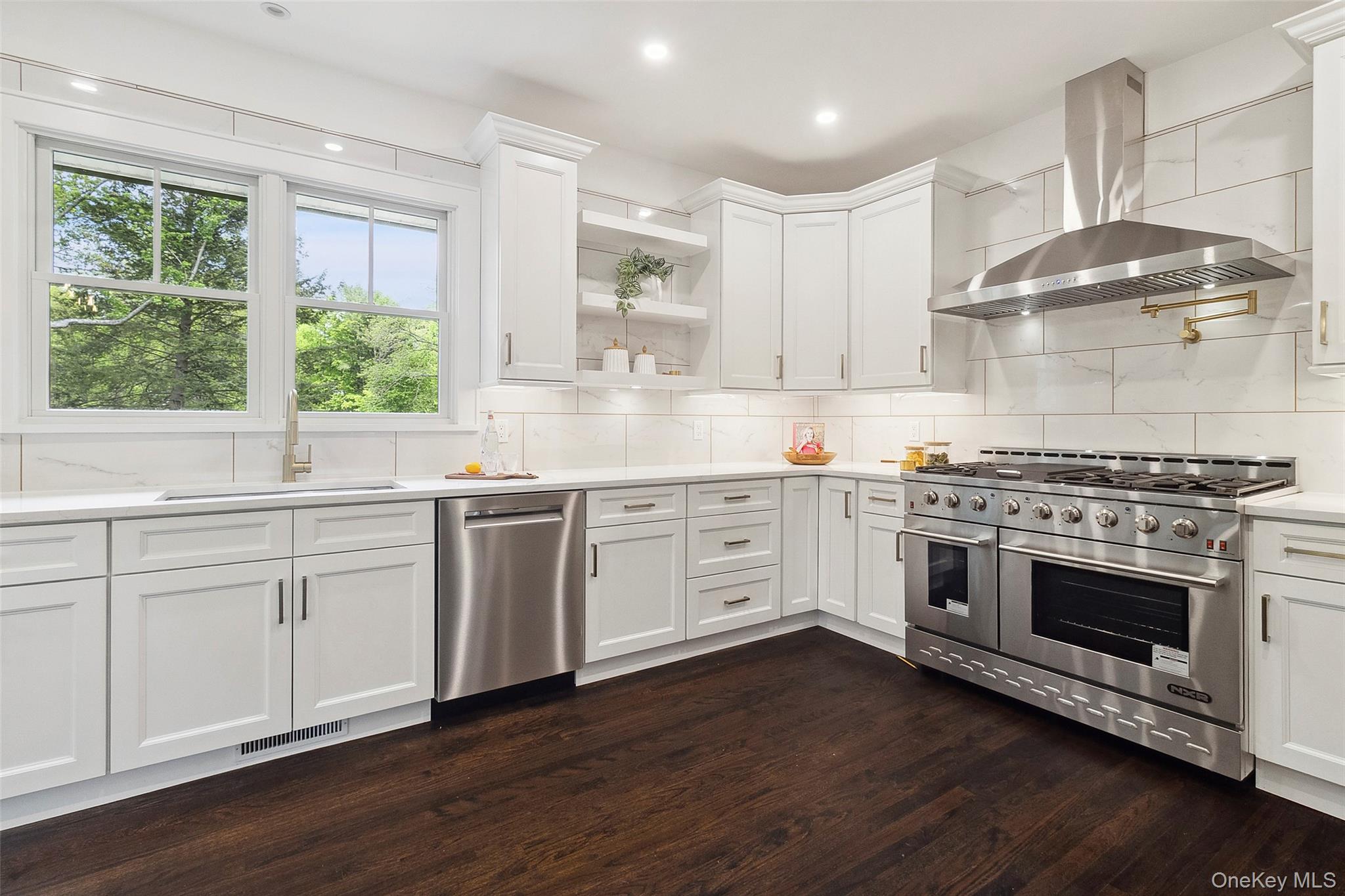 Katonah, New York, 10536, United States, 5 Bedrooms Bedrooms, ,5 BathroomsBathrooms,Residential,For Sale,1942230
