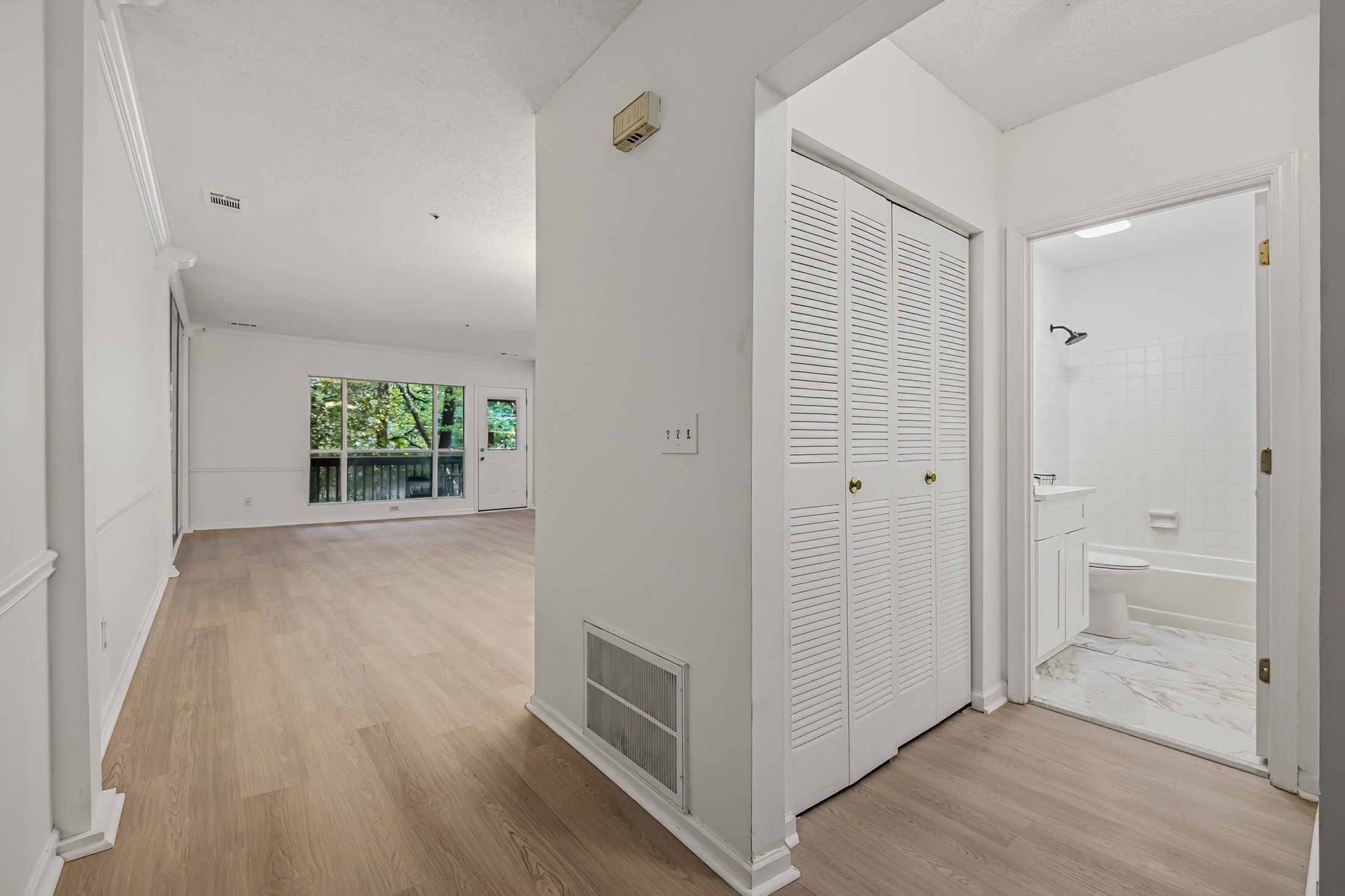  Beautifully Renovated Condo in an Unbeatable North Decatur Location - 物件實景