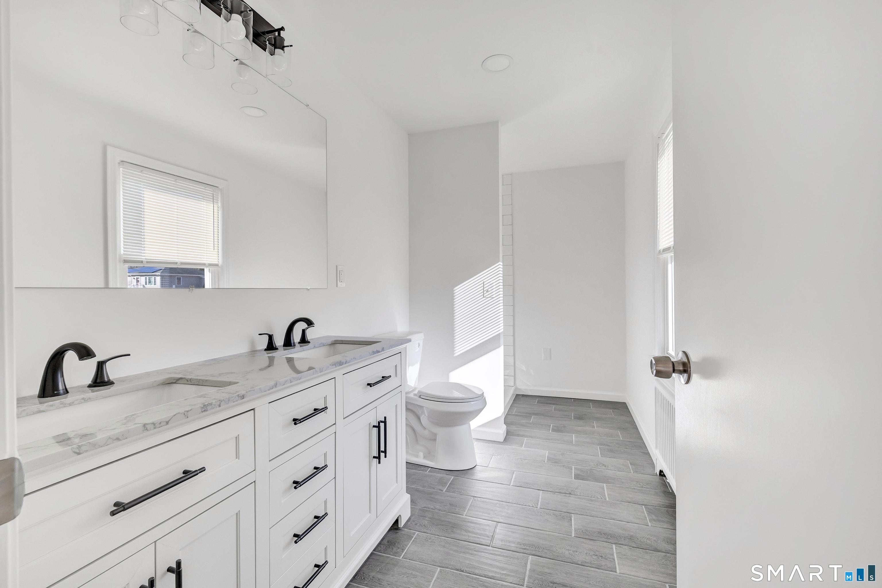 North Haven, Connecticut, 06473, United States, 3 Bedrooms Bedrooms, ,3 BathroomsBathrooms,Residential,For Sale,2011672