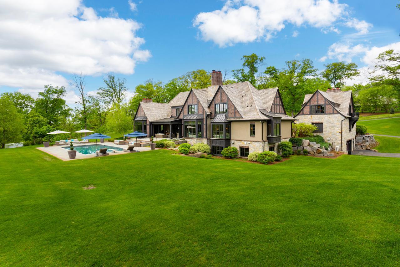 Sunfish Lake, Minnesota, 55118, United States, 5 Bedrooms Bedrooms, ,5 BathroomsBathrooms,Residential,For Sale,1934528