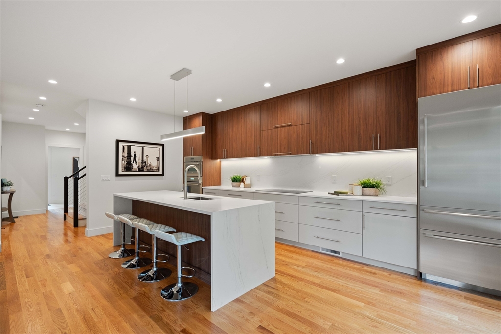 Newton, Massachusetts, 02460, United States, 5 Bedrooms Bedrooms, ,5 BathroomsBathrooms,Residential,For Sale,1743380