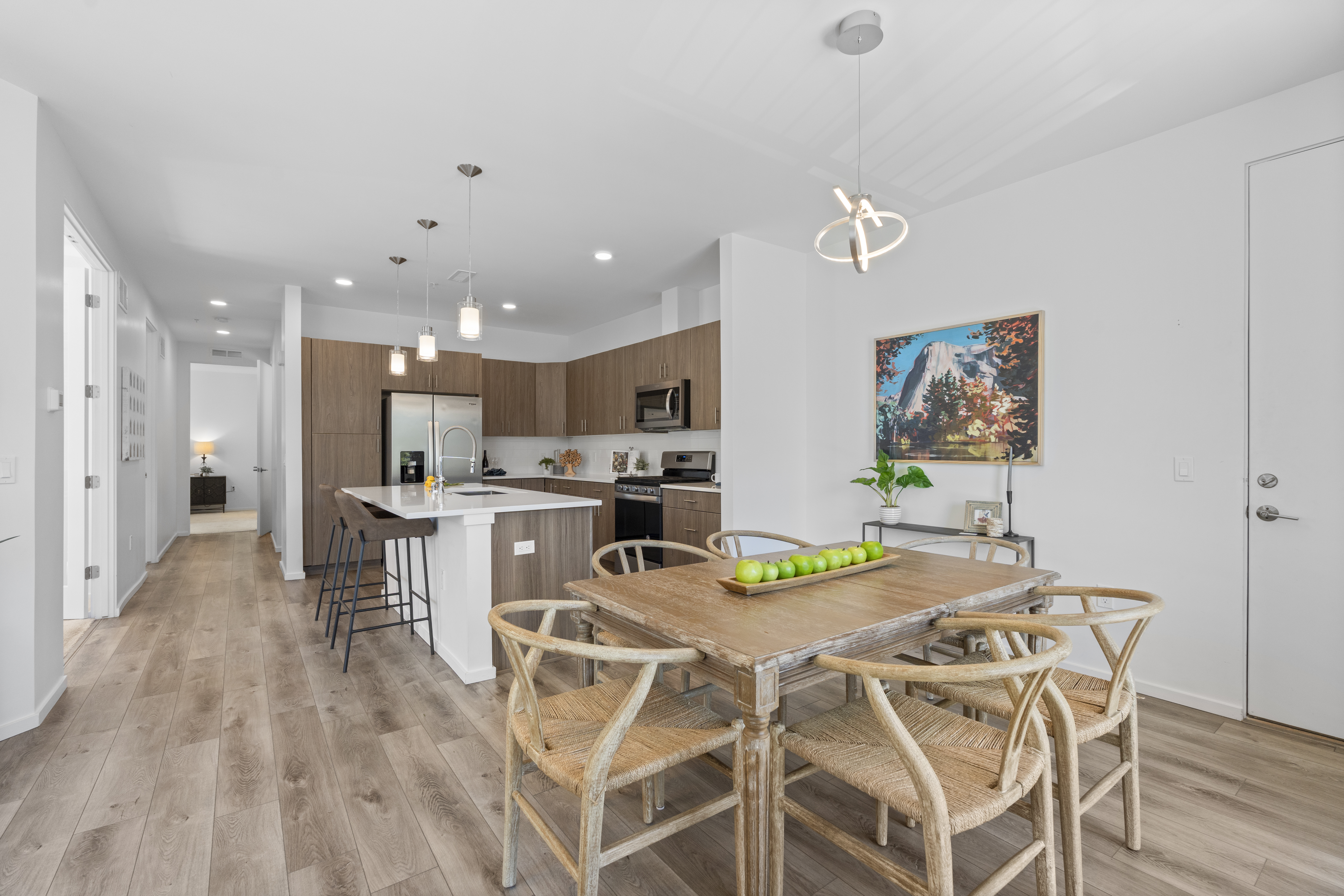  Experience Elevated Mountain Living in This Premier Evergreen Condo - 物件實景
