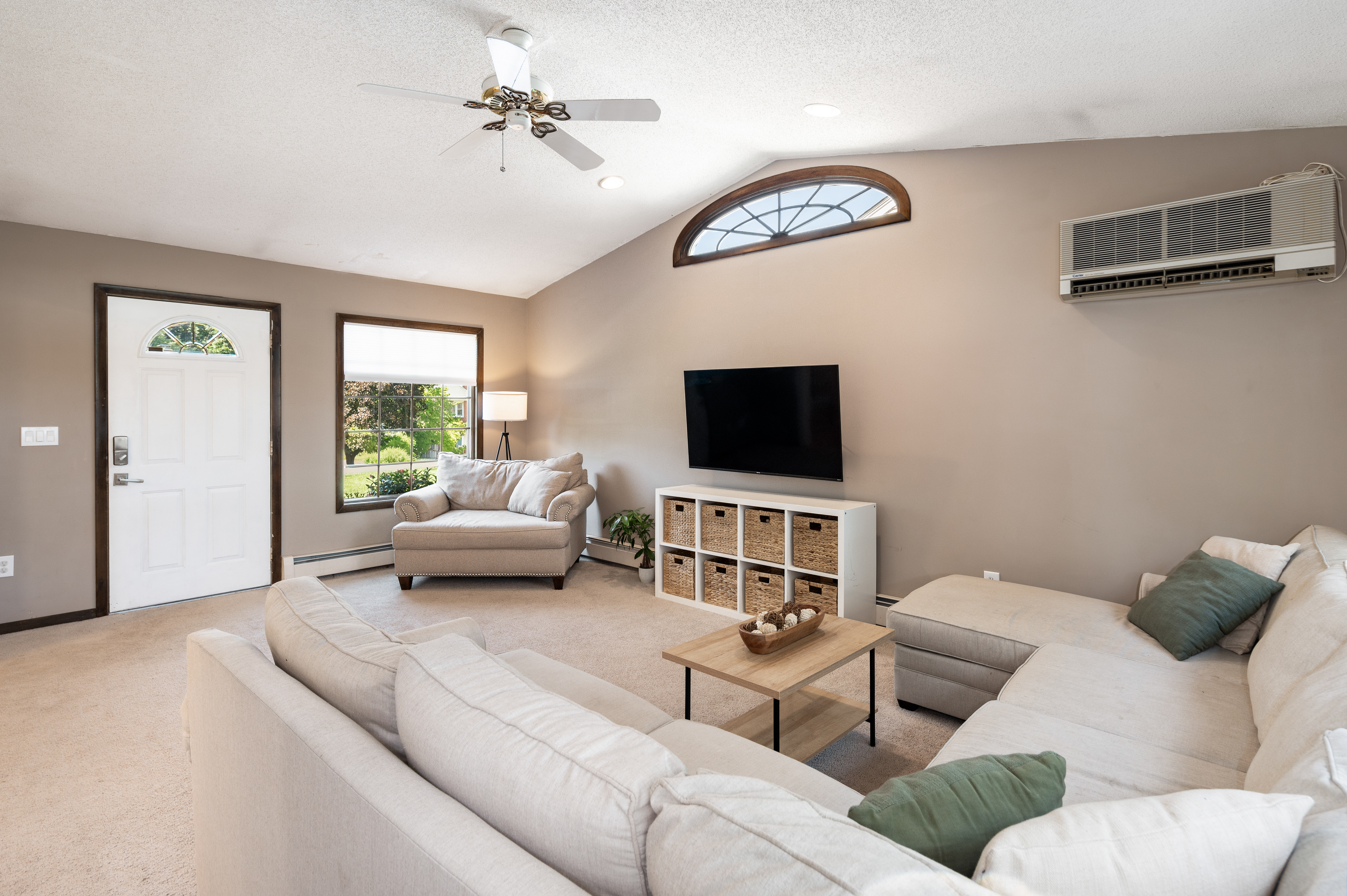  Fully modernized 3-bedroom ranch in a quiet, beautiful neighborhood. - 物件實景