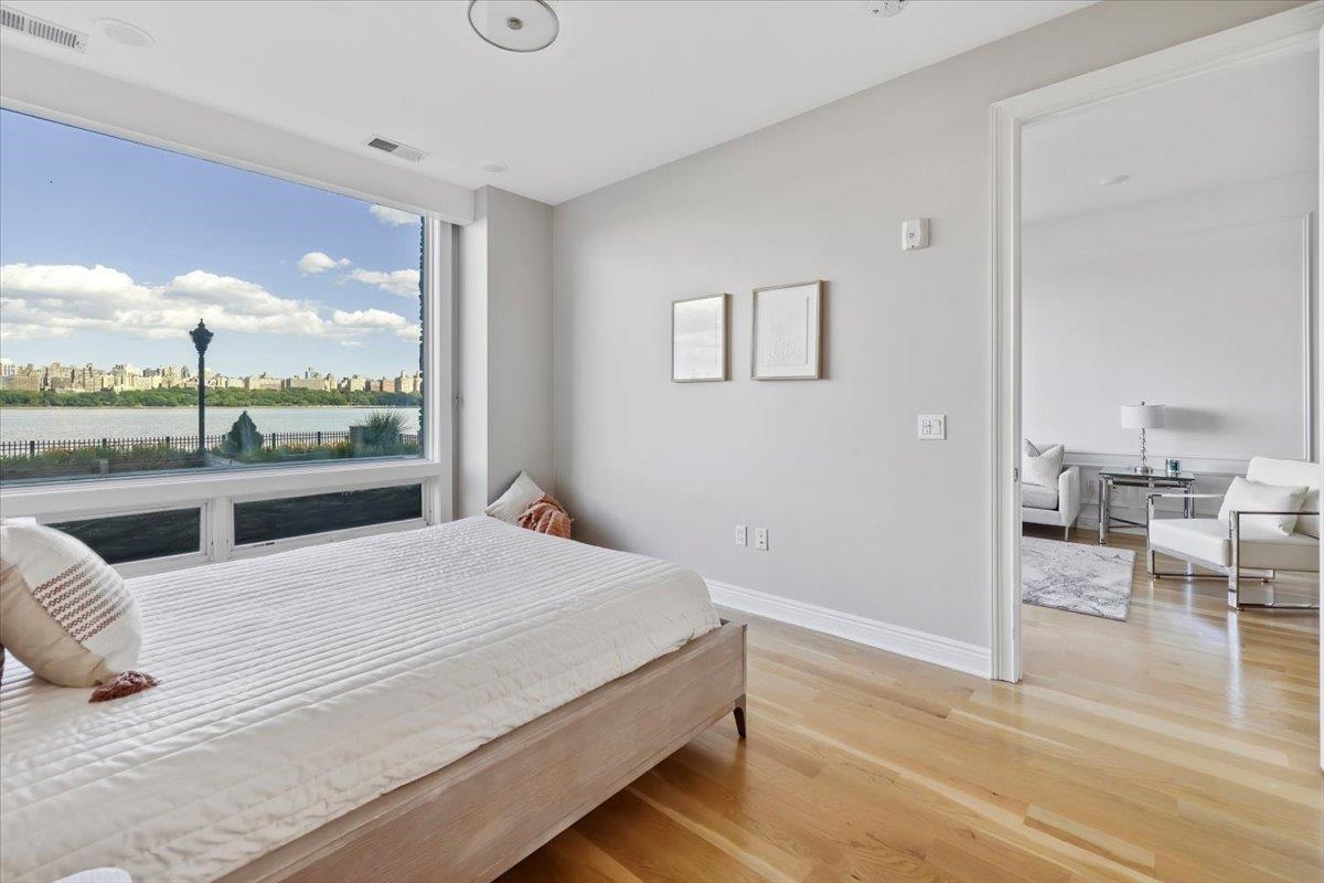 Edgewater, New Jersey, 07020, United States, 2 Bedrooms Bedrooms, ,2 BathroomsBathrooms,Residential,For Sale,1995934