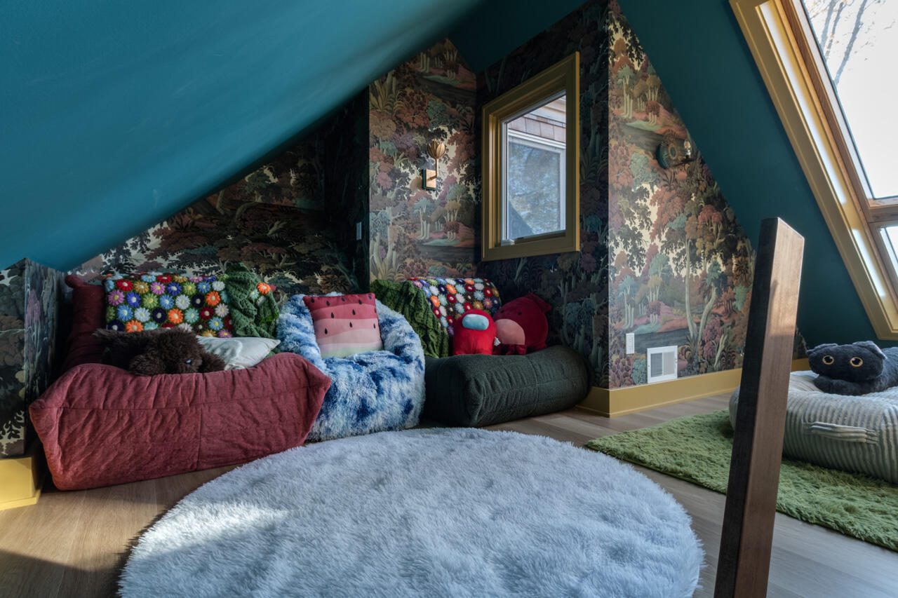 Fennville, Michigan, 49408, United States, 9 Bedrooms Bedrooms, ,10 BathroomsBathrooms,Residential,For Sale,1992421