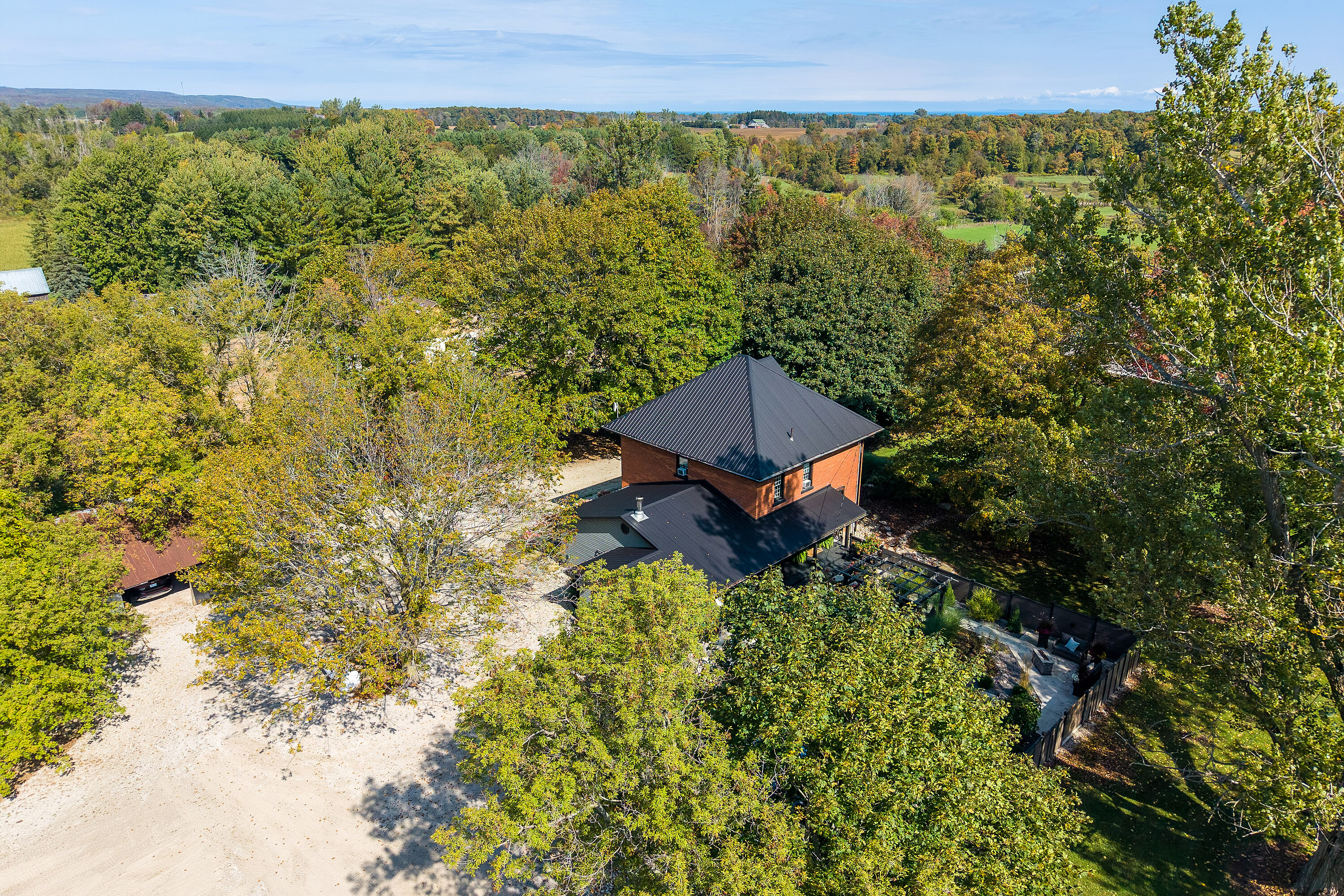  Charming Century Home - 物件實景